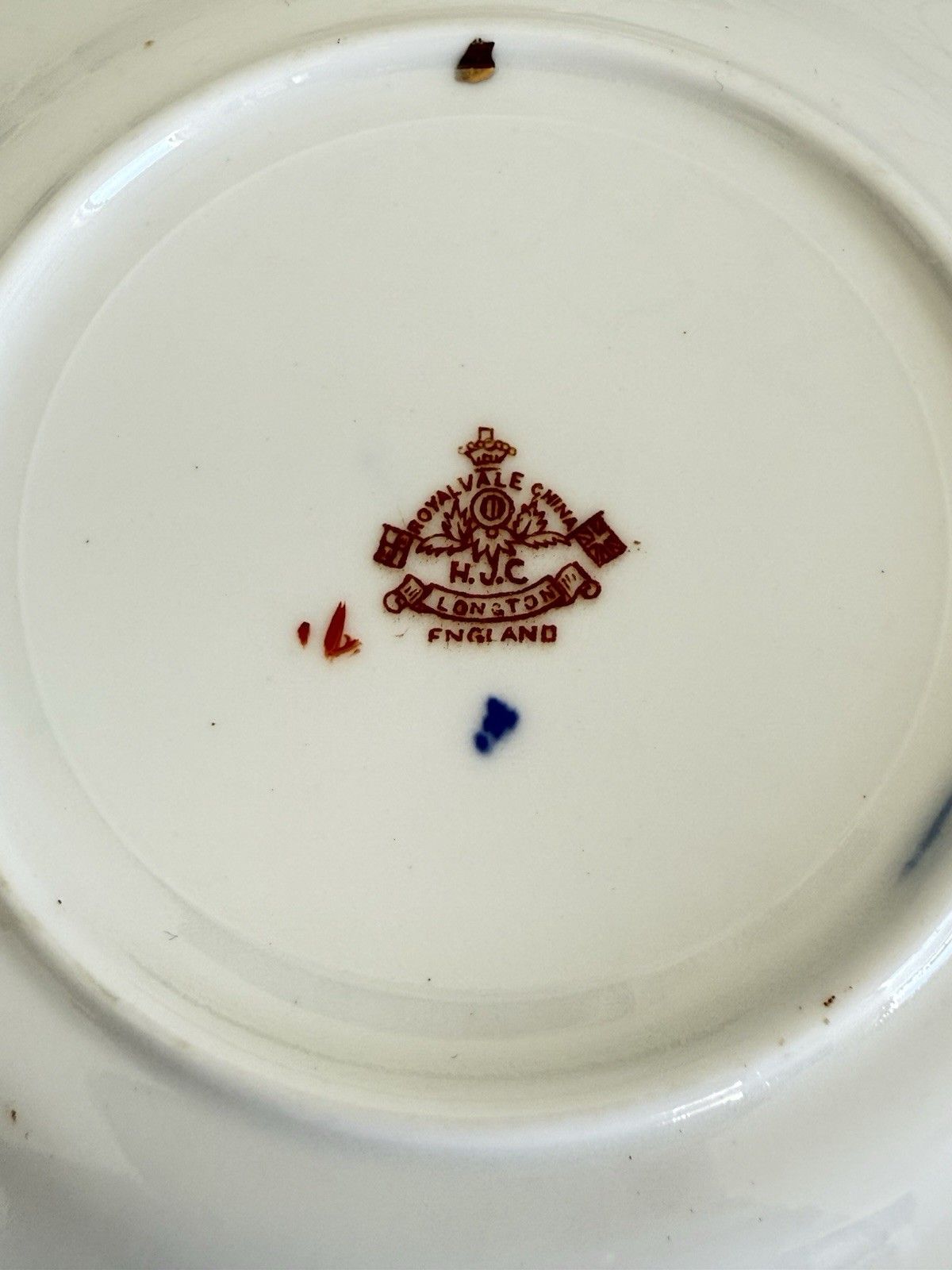 photo vintage Early Antique Gold Gilded Royal Vale English Bone China Cup & Saucer (Circa 1913)