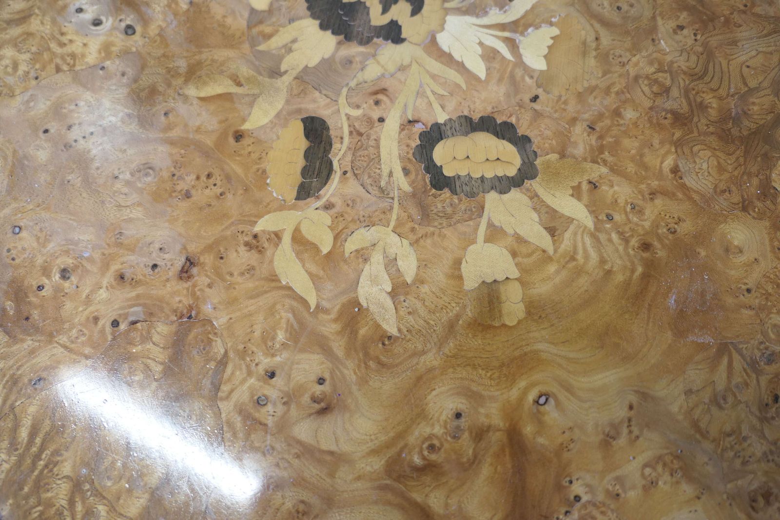 A Large Regency Style Birdseye Veneer Coffee Table photo vinterior