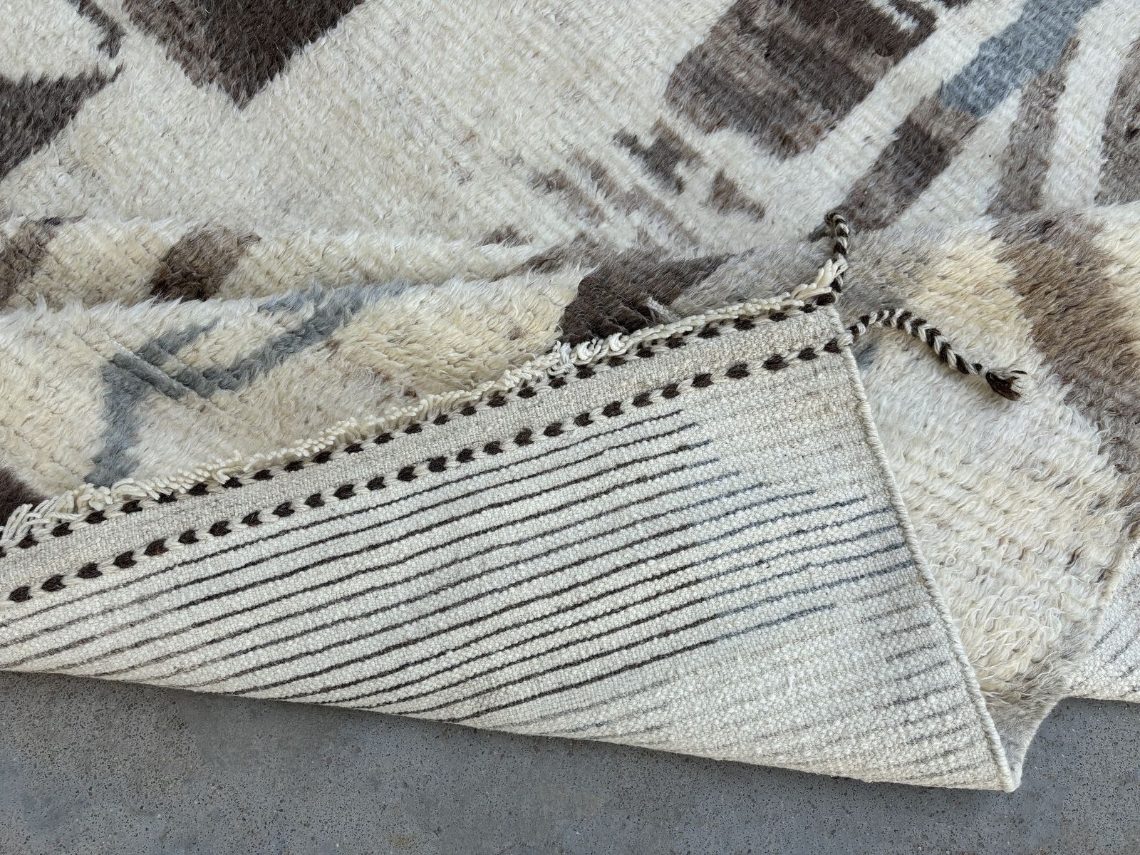 275x365 Cm Vintage Hand Knotted Moroccan Design Rug. 100% Natural Wool. Handmade Beni Ourain Carpet. 100% Natural Wool photo vinterior