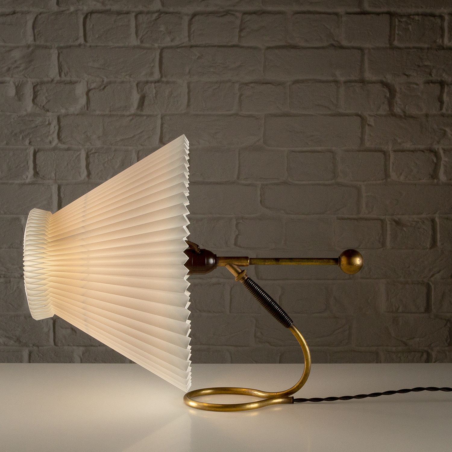 Le Klint 306 Table Or Wall Lamp In Brass By Kaare Klint, Denmark, 1960s photo vinterior