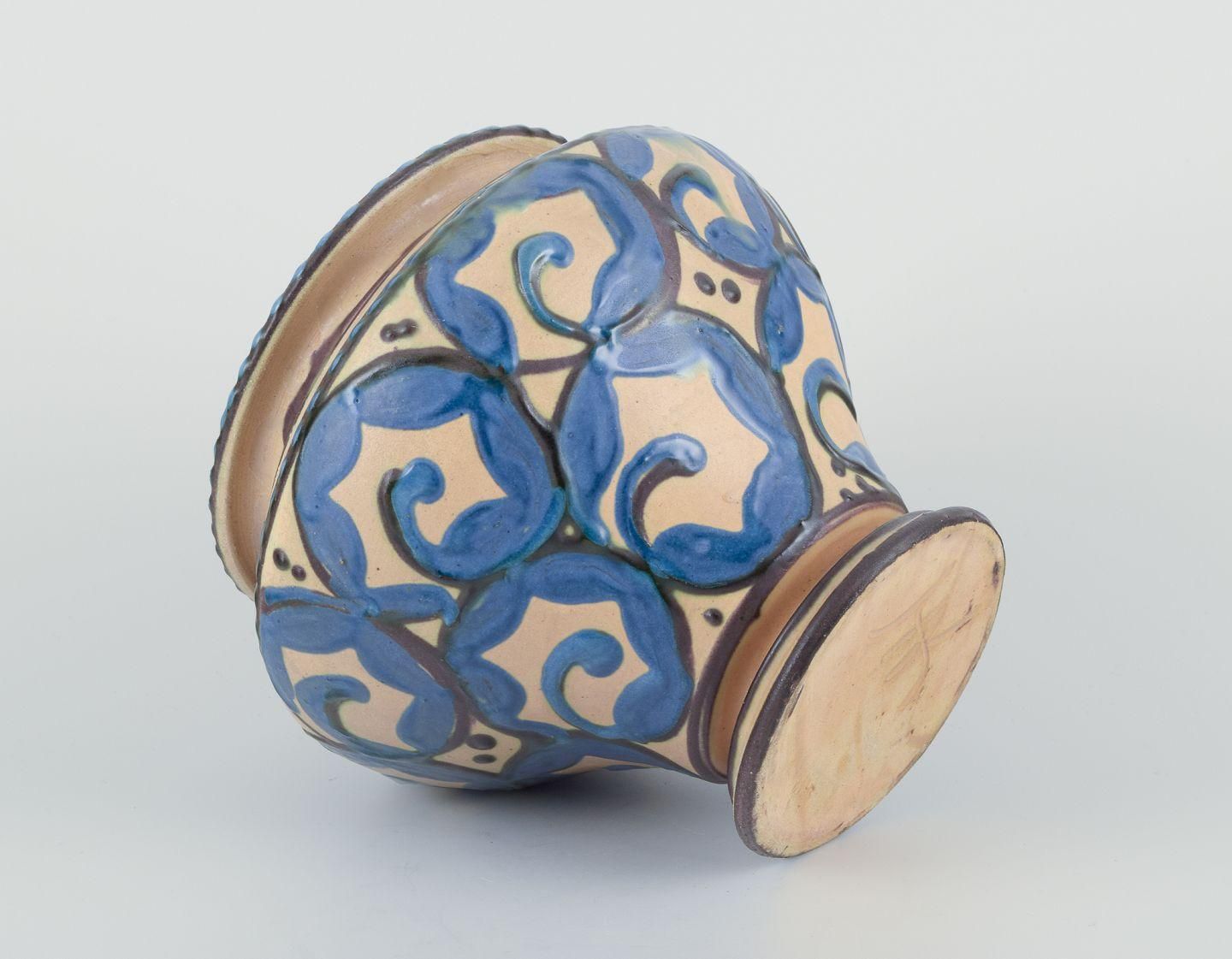 Kähler, Denmark. Ceramic Vase In Cow Horn Technique. photo vinterior
