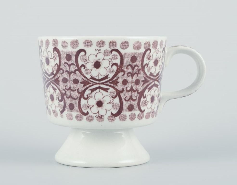 Raija Uosikkinen, Arabia. Five ‘Ali’ Coffee Cups & Saucers, Sugar Bowl, Creamer. photo vinterior