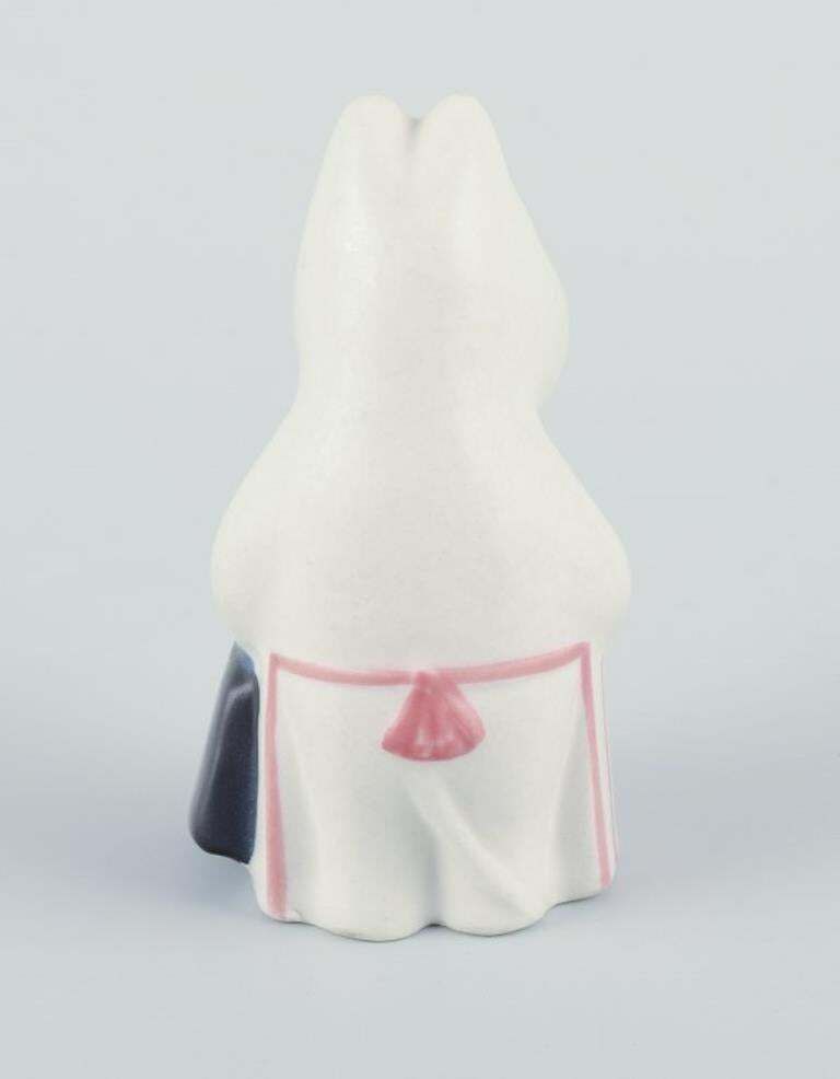 Arabia, Finland. Hand Painted Ceramic Figurine Of Moominmamma From The Moomins. photo vinterior