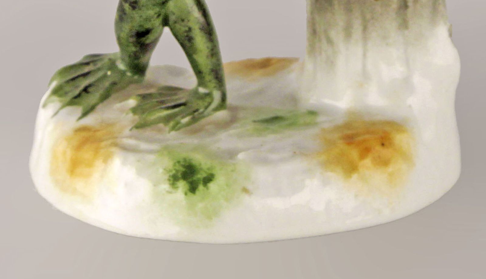 photo furniture Belle époque German Glazed Porcelain Figurine Of A Brass Playing Frog By Goebel Company