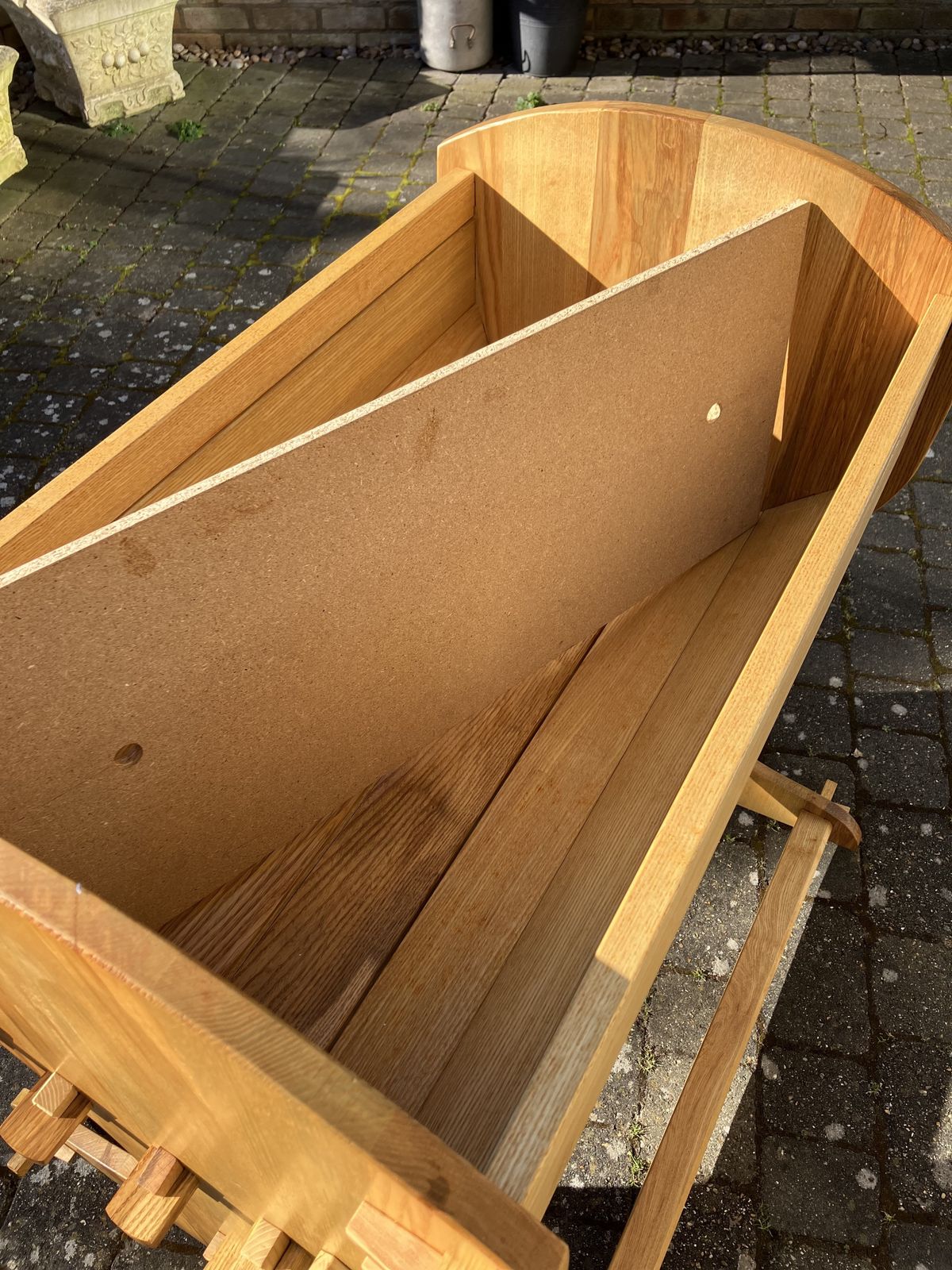 photo vinterior Solid Ash Rocking Cradle.  A Bespoke Commission In 1980, Used For 1 Baby Only. Will Flat Pack For Storage And Transportation. No Tools Required, Through Mortice &  Tenon Assembly. Excellent Condition.