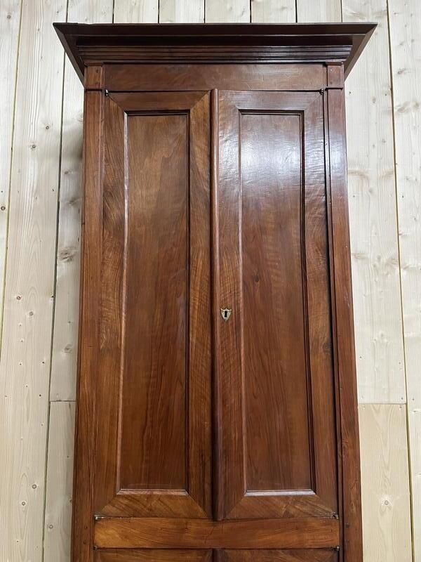 Armoire étroite époque Empire En Noyer photo for sale