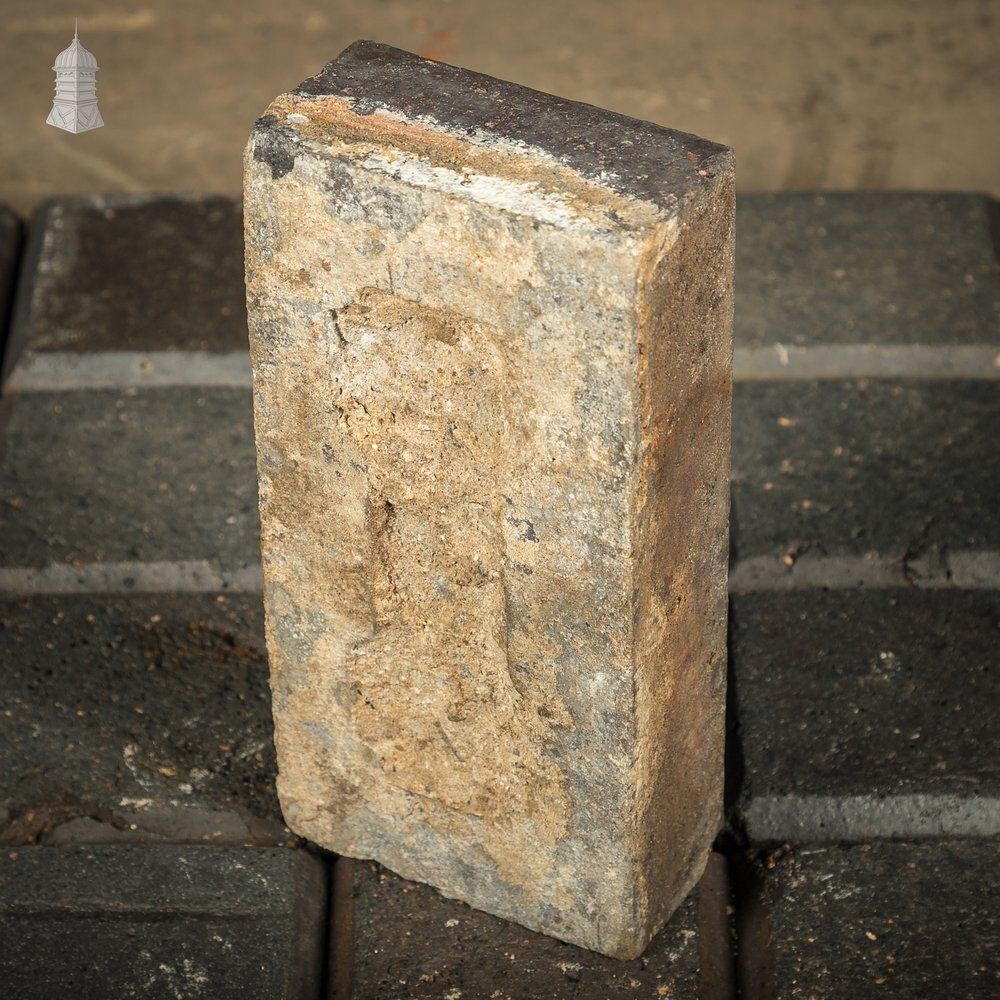 photo vintage Reclaimed Stable Bricks, 270 Pavers, Staffordshire Blue 2 Block