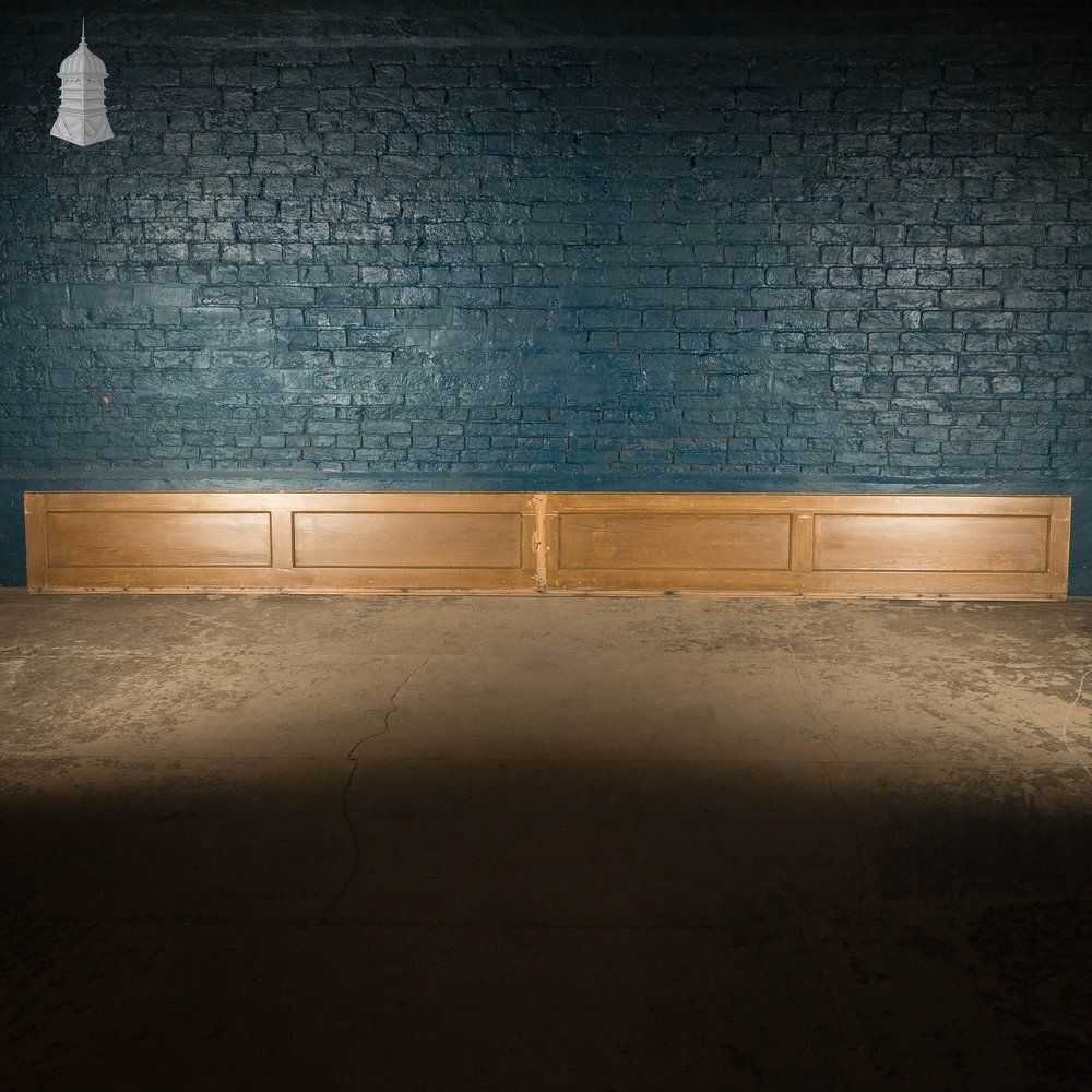 Pine Panelling, Faux Woodgrain, 4 Panel   A Run Of 39m photo vinterior