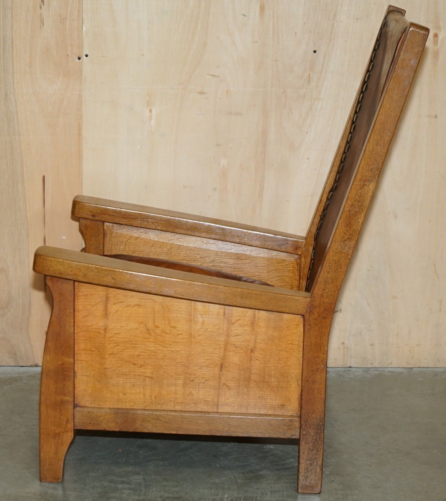 photo vintage Pair Of 1940'S Robert Mouseman Thompson Brown Leather Chesterfield Armchairs