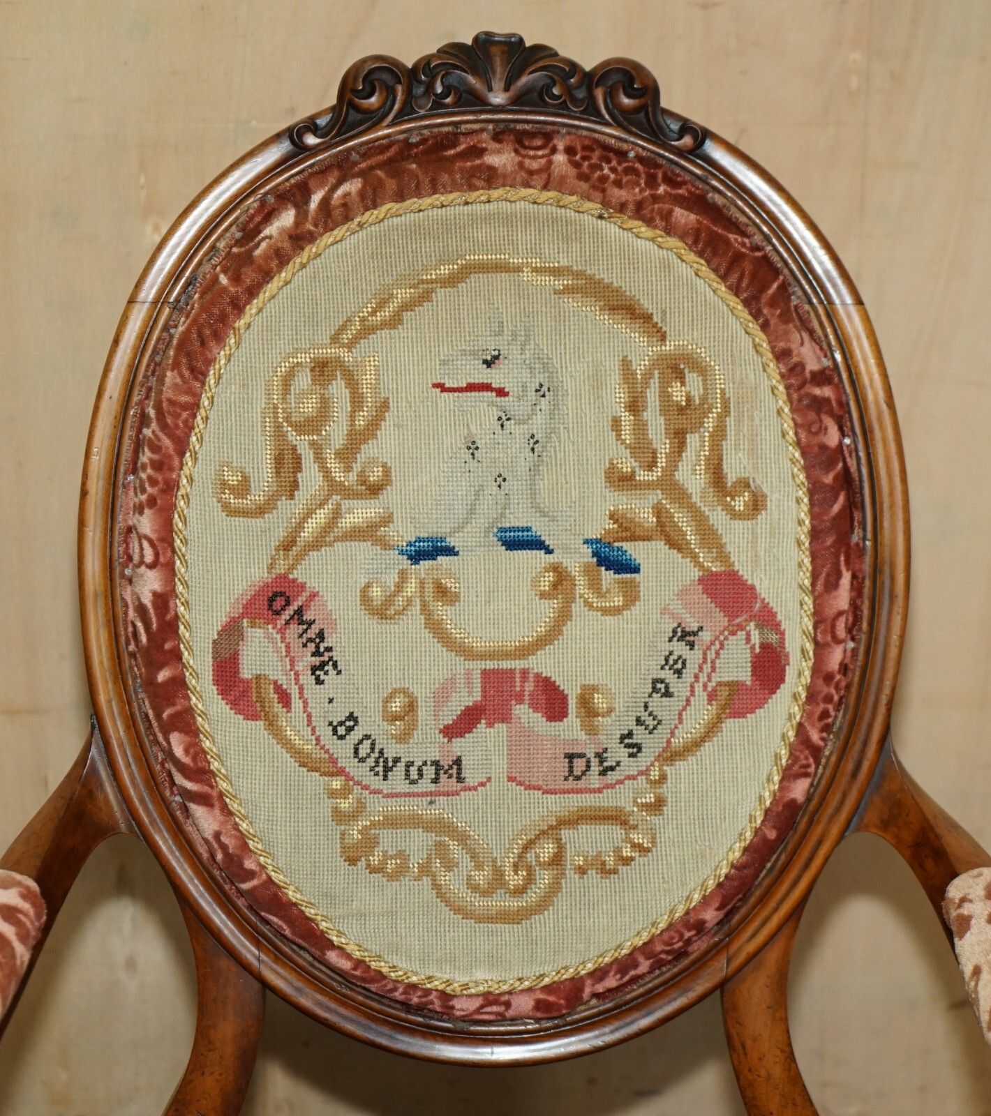 Antique Pair Of C Hindley &Amp; Sons Armorial Coat Of Arms Crests French Armchairs photo vinterior