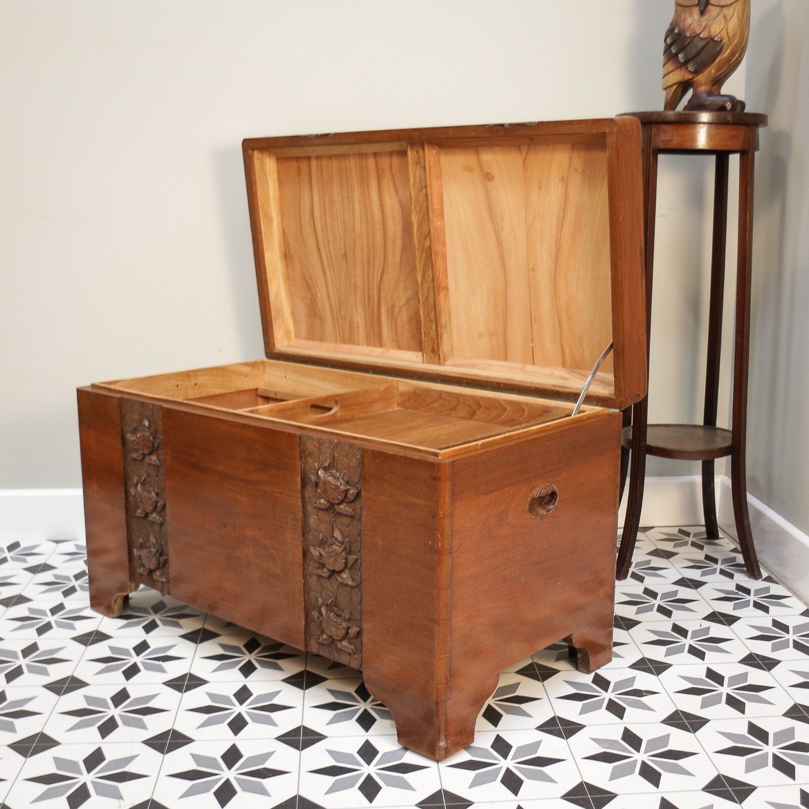 Camphor Wood Chest Oriental Carved Linen Trunk photo vinterior