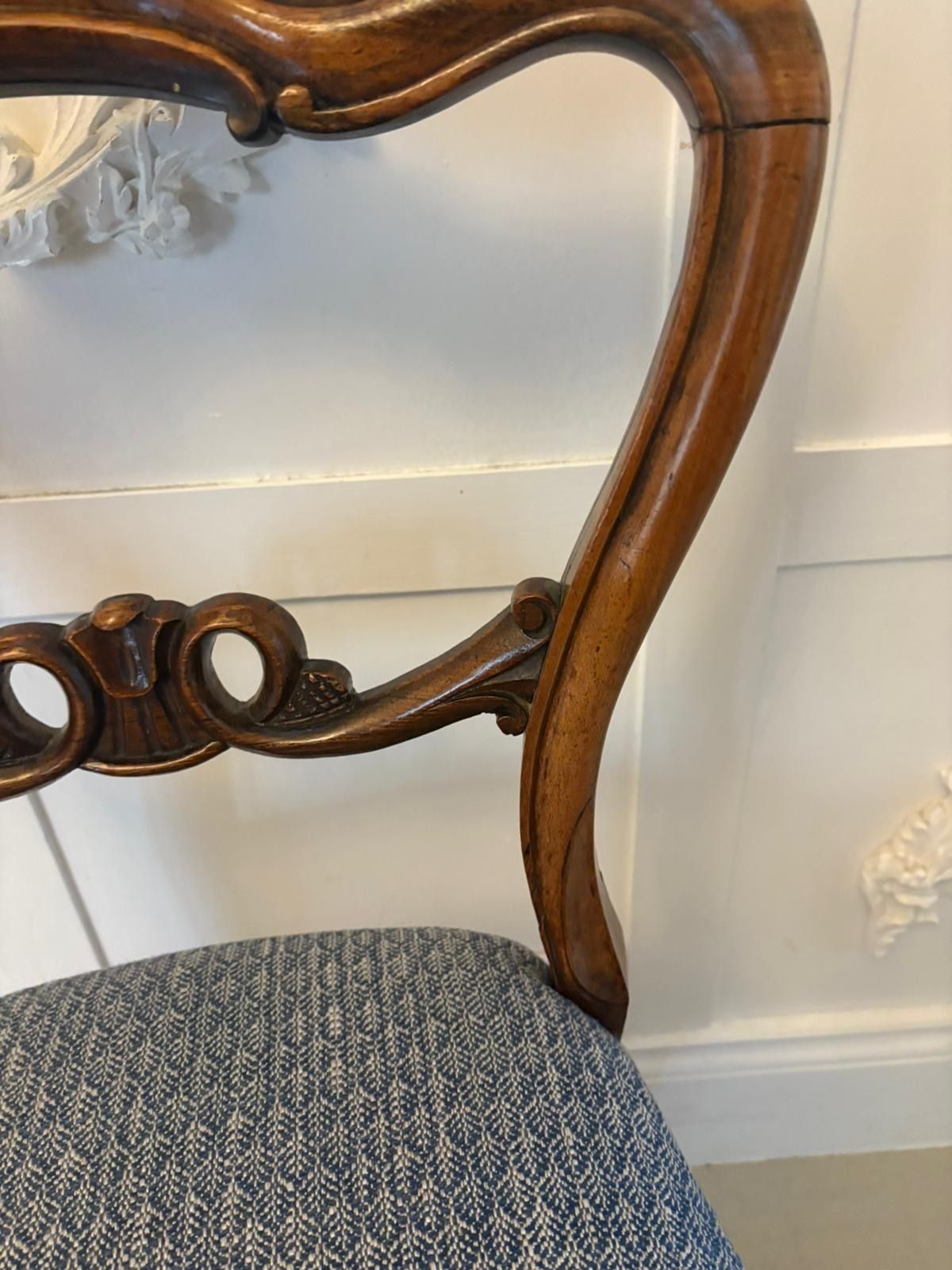 photo furniture Outstanding Quality Set Of Six Antique 19th Century Rosewood Dining Chairs
