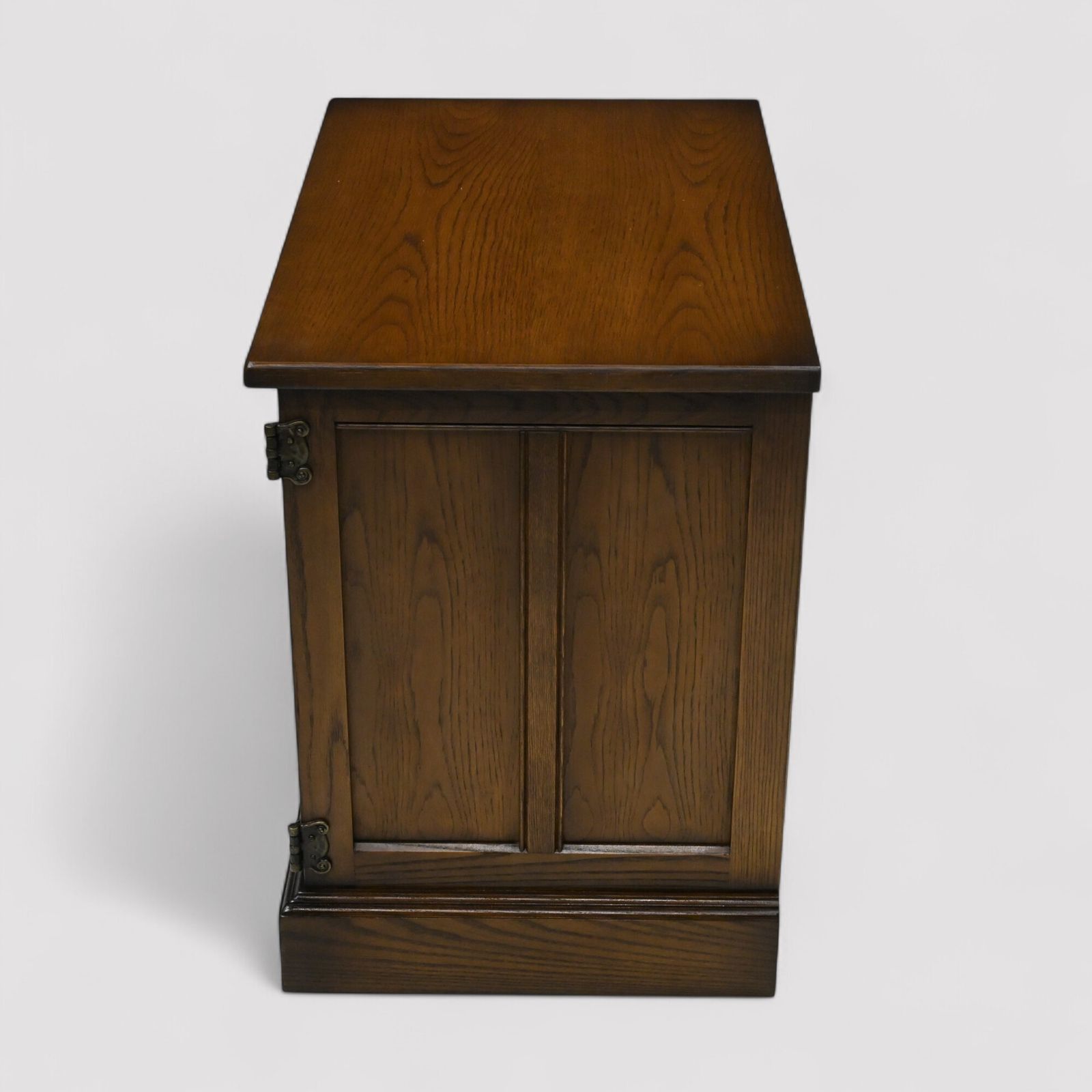 photo for sale Old Charm Tv Video Stand Cabinet Light Oak Model 2440 Free Uk Delivery*