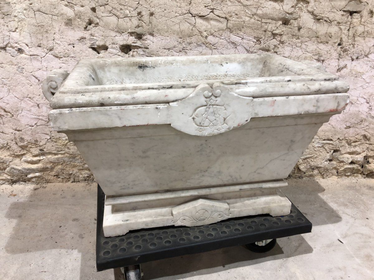 18th Century Planter. Century In Molded Marble, Carved photo furniture