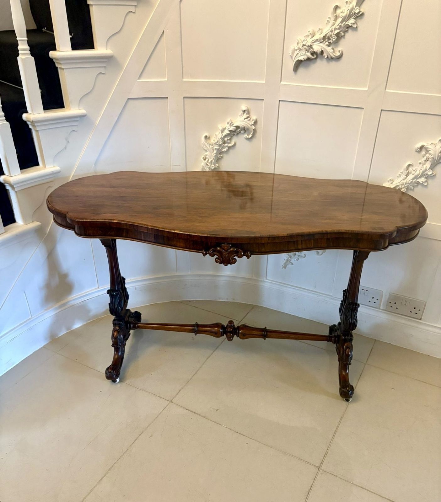 Antique 19th Century Quality Carved Rosewood Freestanding Centre Table