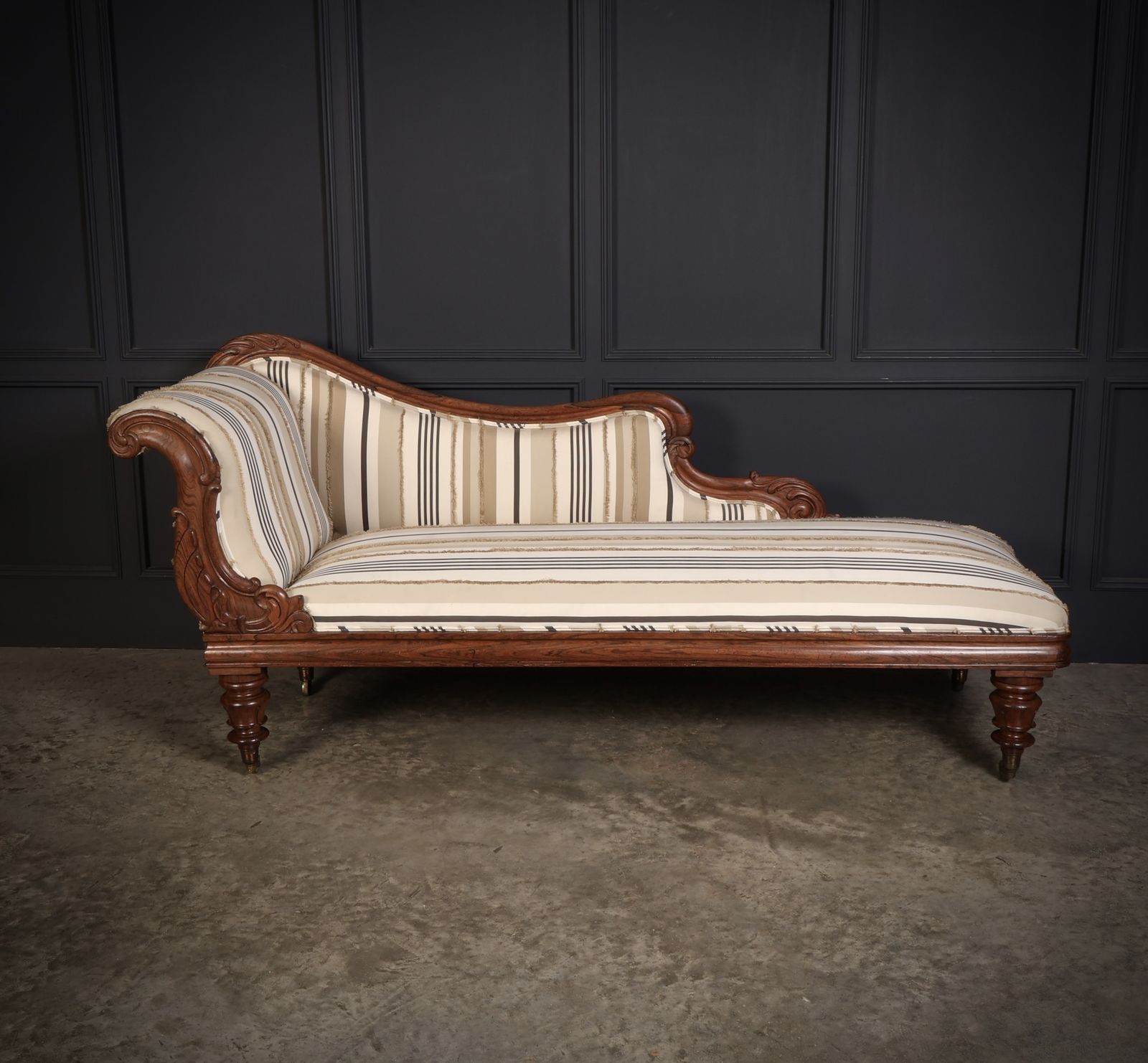 William IV Rosewood Chaise Longue photo Furniture
