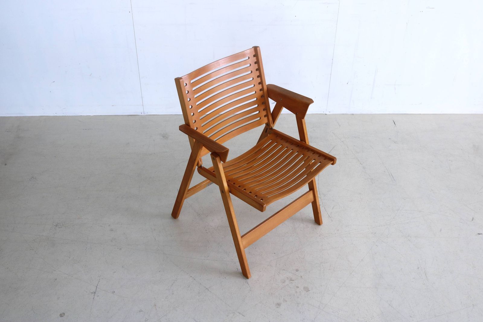 photo furniture Vintage Houten Klapstoel "Rex"