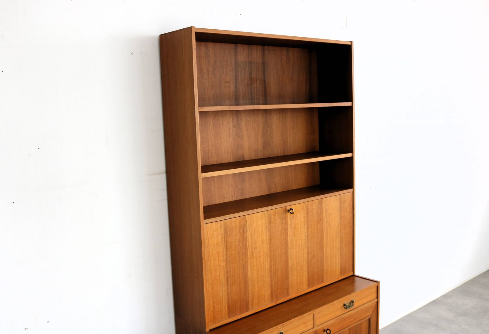 Vintage Dressoir | Wandkast | Jaren 60 | Zweeds photo Meubels