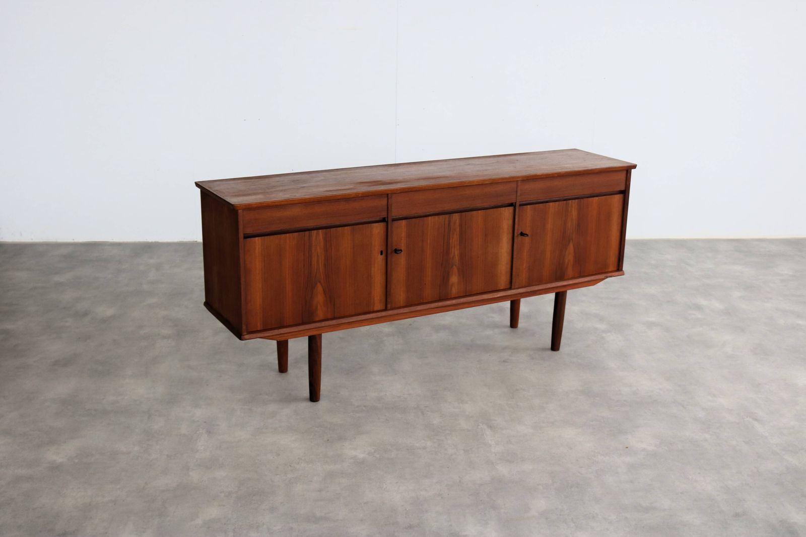 Vintage Teakhouten Dressoir | Ca. Jaren 1960 | Zweeds photo furniture