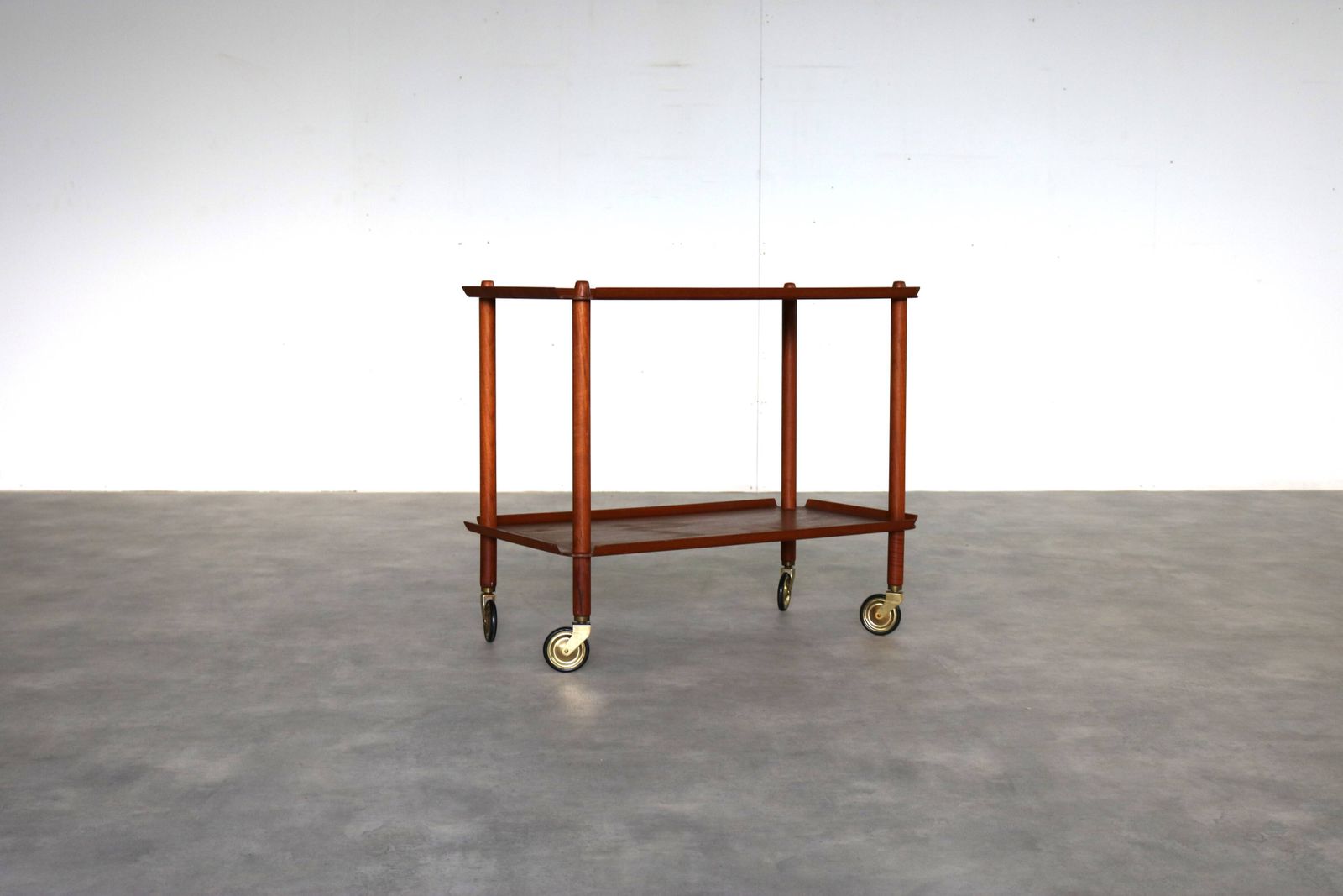 Vintage Side Table | Side Table | Trolley | Hundevad photo furniture