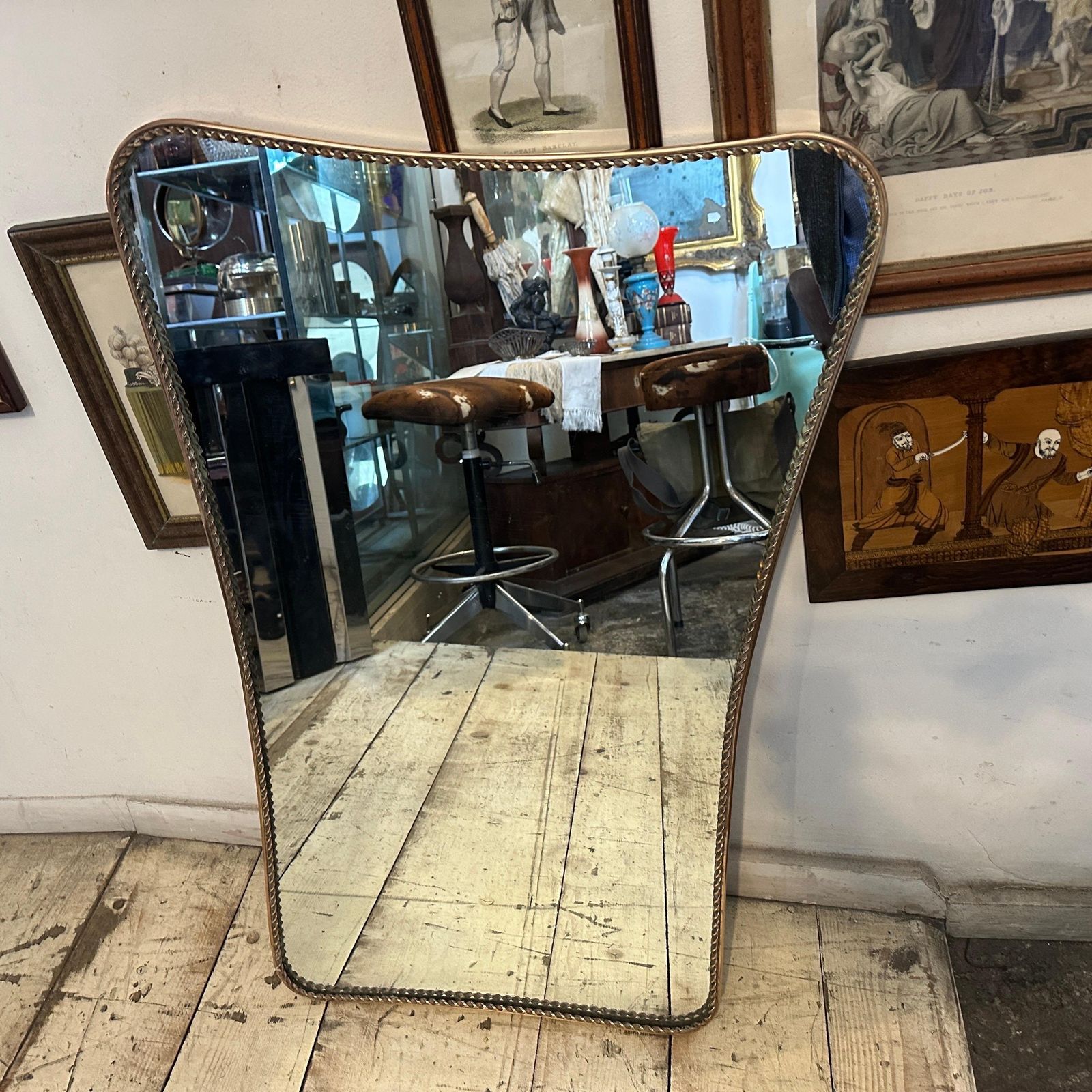 1950s Rare Gio Ponti Style Mid Century Modern Biscuit Shaped Italian Wall Mirror photo vinterior