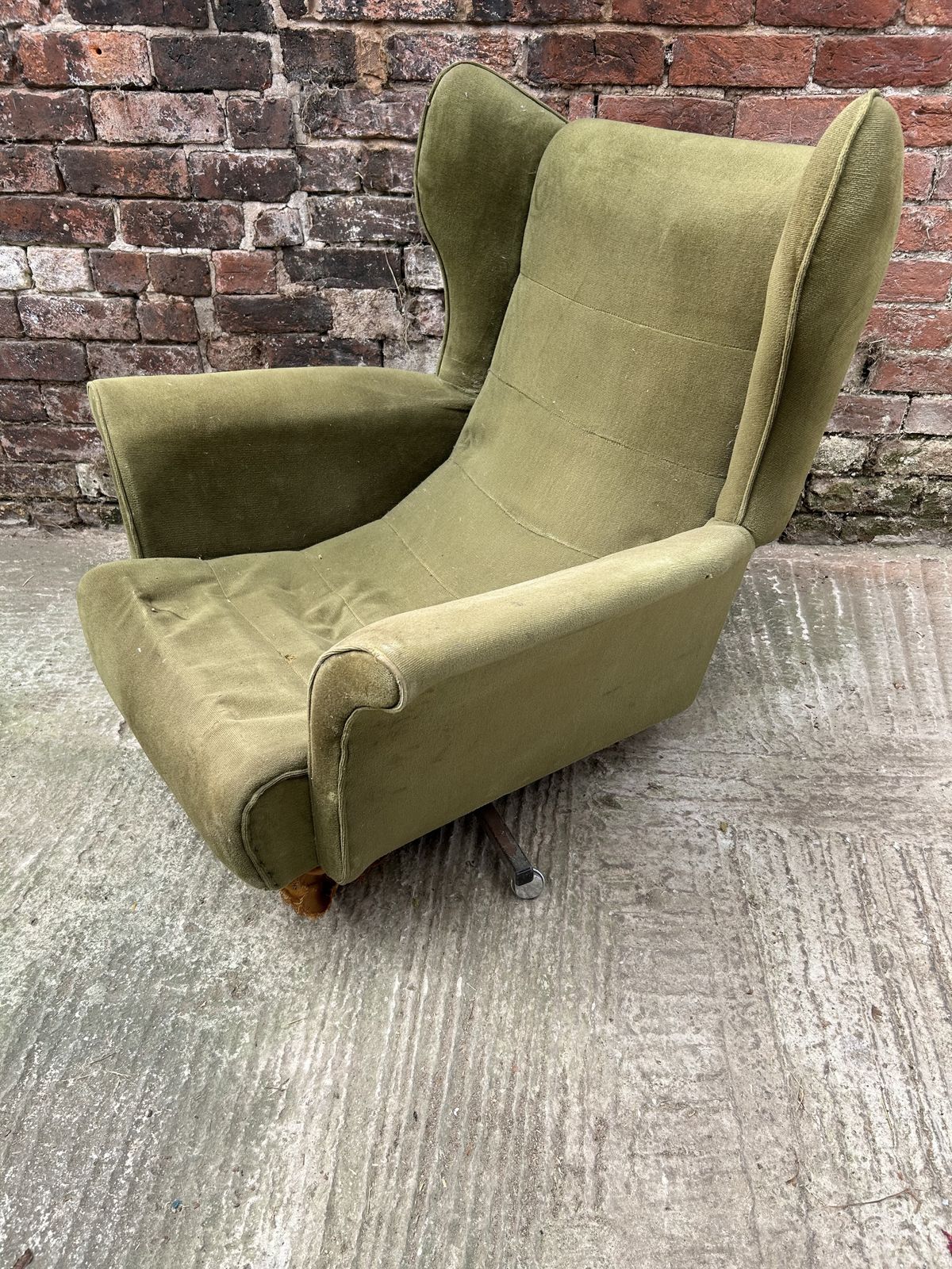 Restoration Project 1970s Retro Articulated Swivel Chair On Wheels photo for sale
