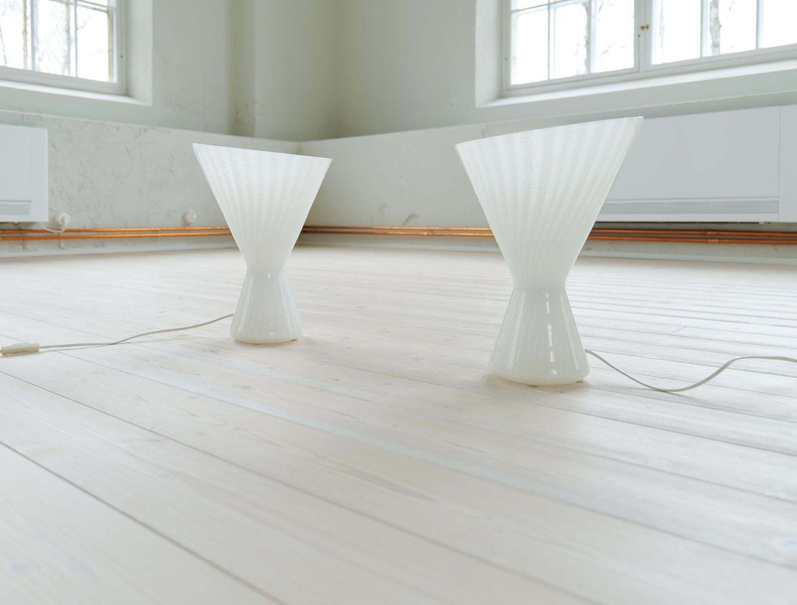 Pair Of Large Large Classic White Murano Table Lamps Italy 1970s photo vinterior