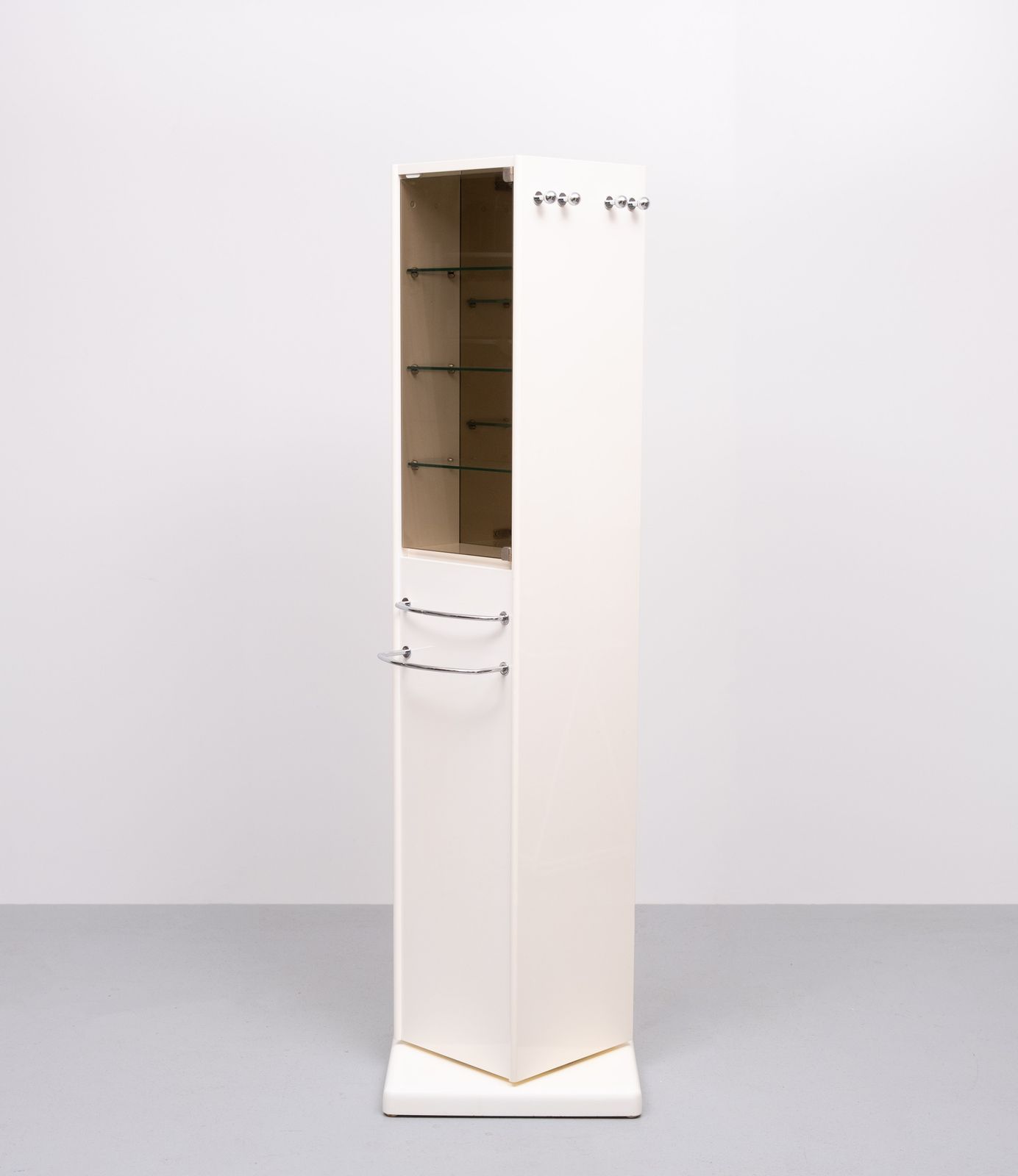 photo vinterior Revolving Bathroom Cabinet By Tulli Zuccari Italy