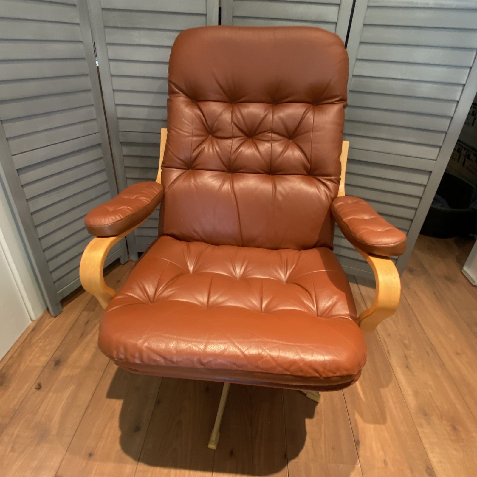 Mcm Vintage Homa 70s Brown Swivel Lounge Chair Leather Tufted Bentwood Arms