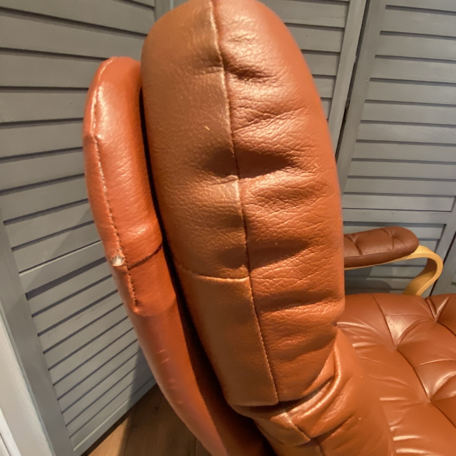 Mcm Vintage Homa 70s Brown Swivel Lounge Chair Leather Tufted Bentwood Arms photo Furniture