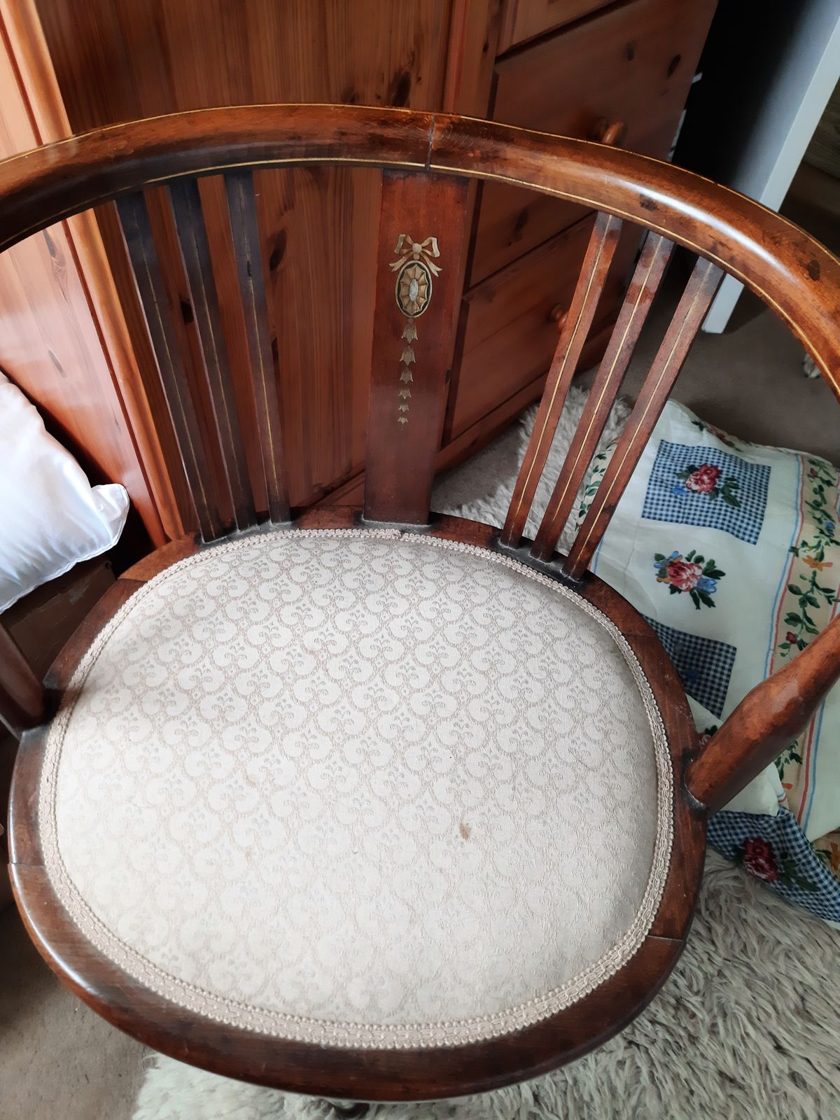 Exceptional Rosewood & Mahogany Kidney Shaped Writing Desk photo for sale