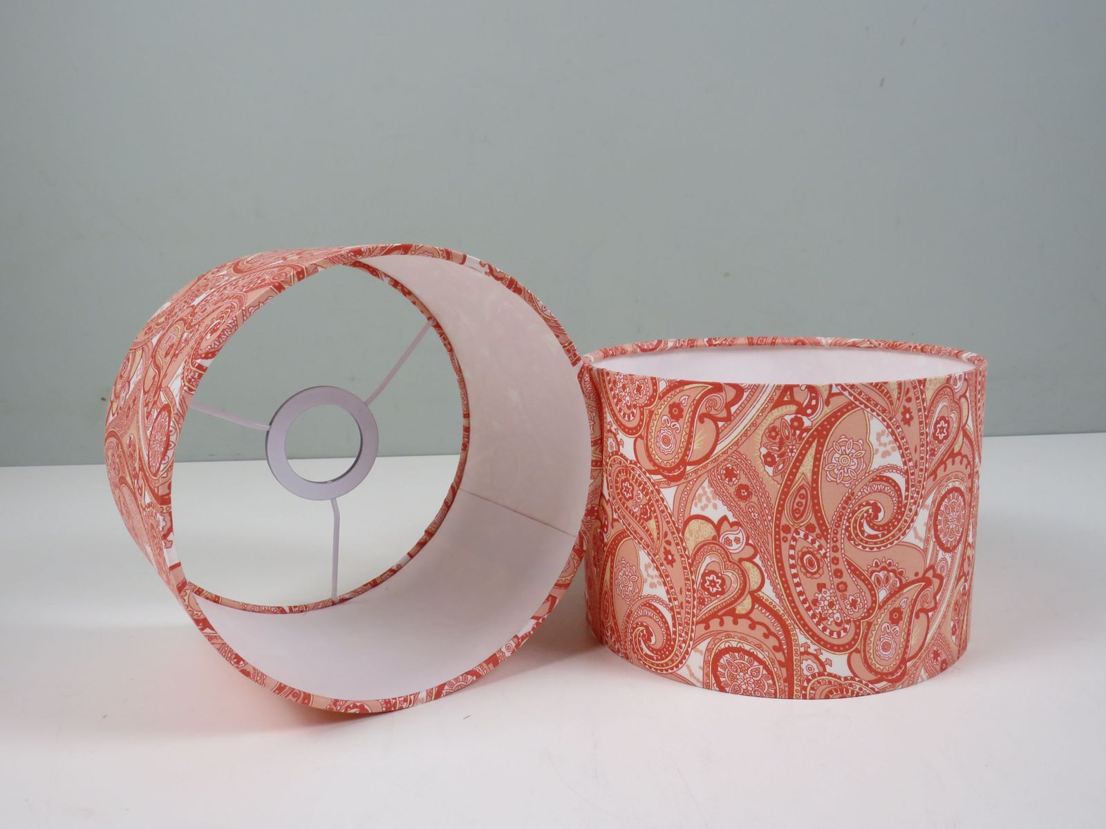 Set Of 2 Vintage Ceramic Bedside Lamps With Lampshades With Paisley Motif. photo for sale