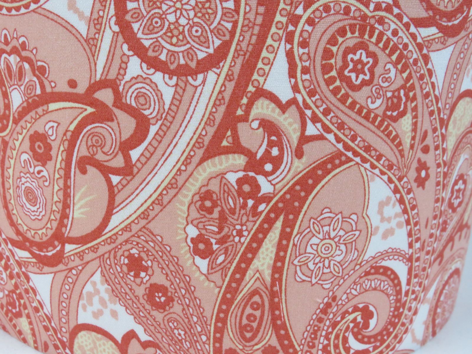 Set Of 2 Vintage Ceramic Bedside Lamps With Lampshades With Paisley Motif. photo Lighting