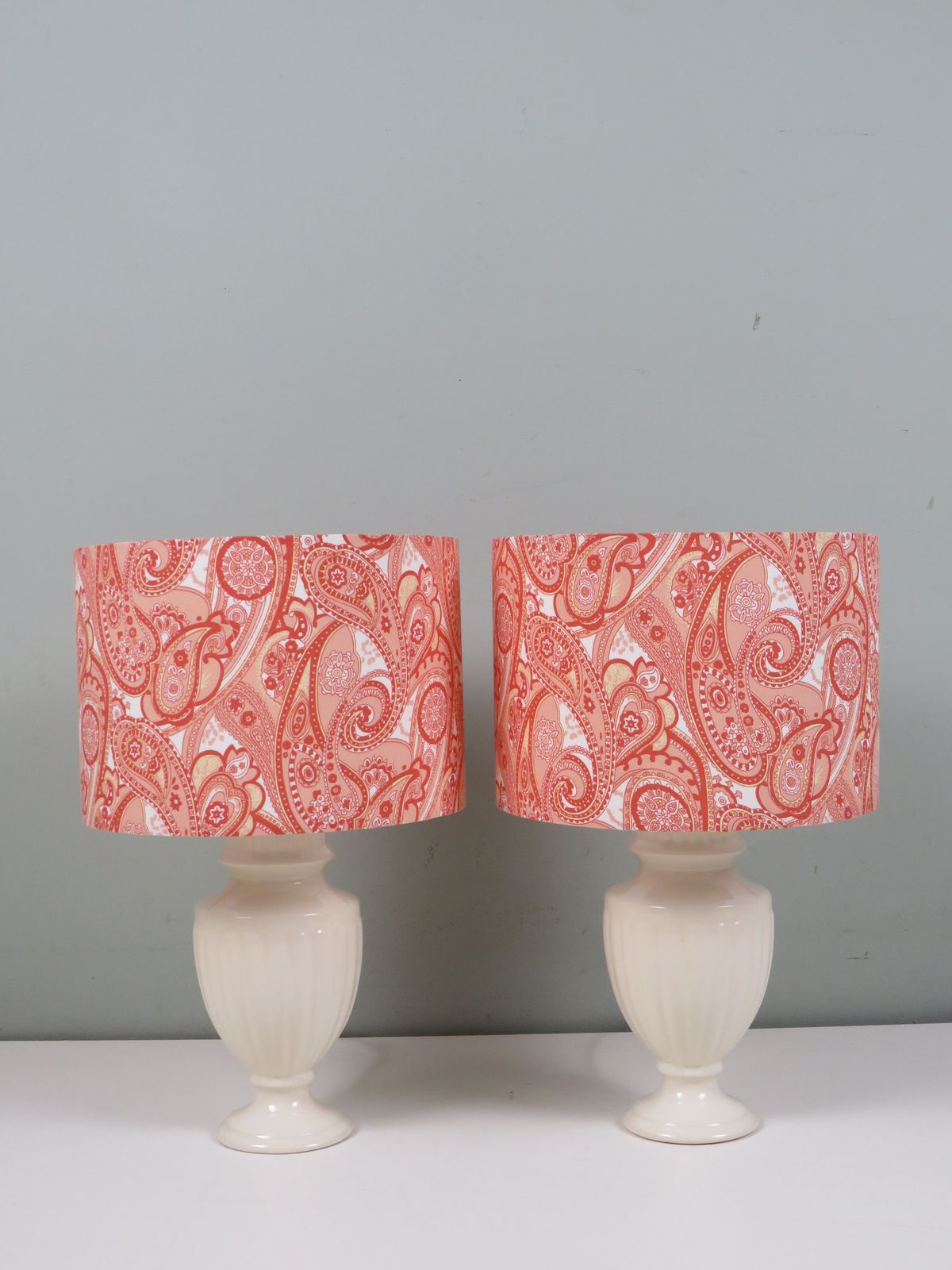 Lighting Set Of 2 Vintage Ceramic Bedside Lamps With Lampshades With Paisley Motif. photo