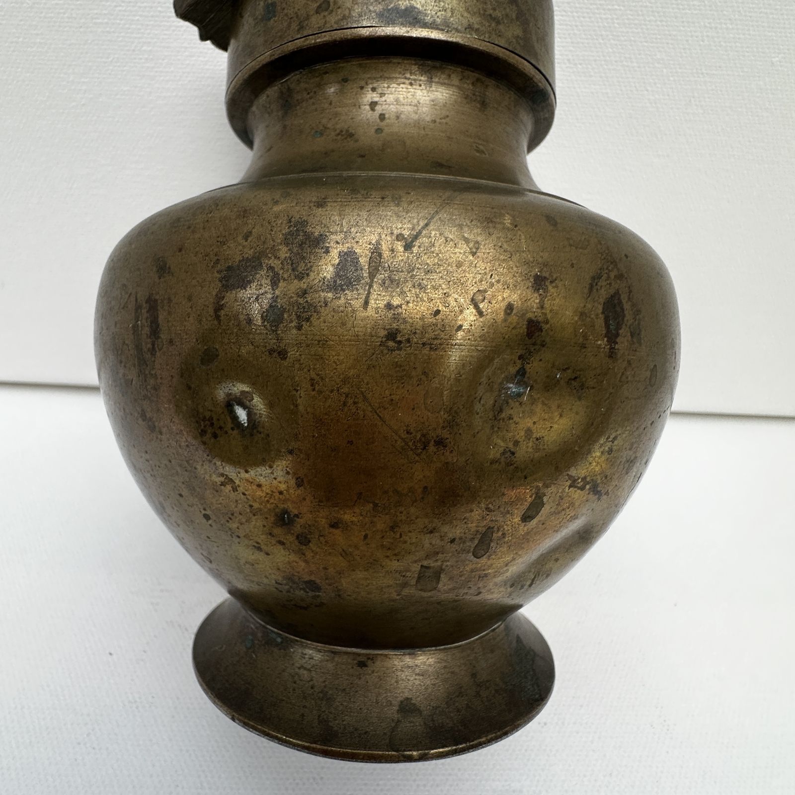 photo furniture Antique Religious Brass Copper Holy Water Hinduism Shadu Kamandal Ganga Jal Pot