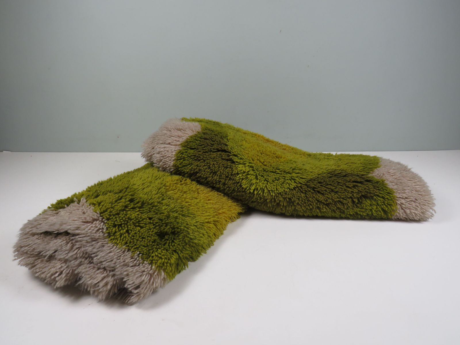 Pair Of Original 1970s Desso Shag Rugs – Dutch Design photo Textiles