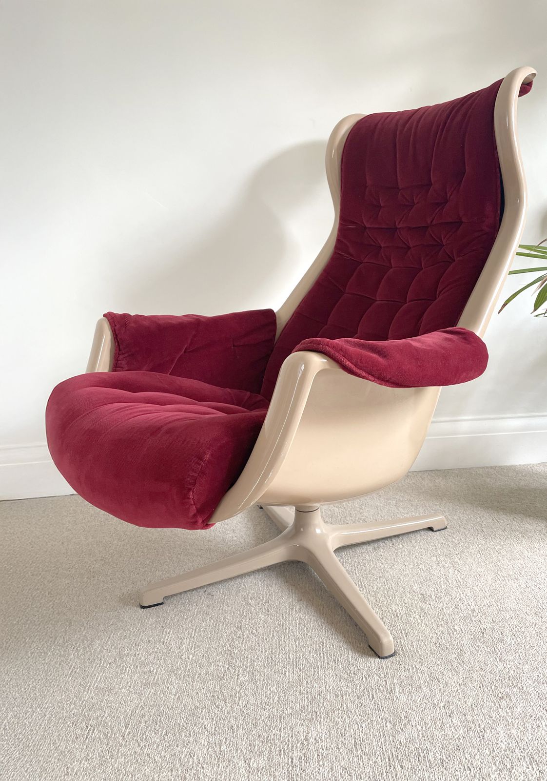 "Galaxy" Lounge Chair By Alf Svensson & Ingvar Sandstrom For Dux photo 850.0