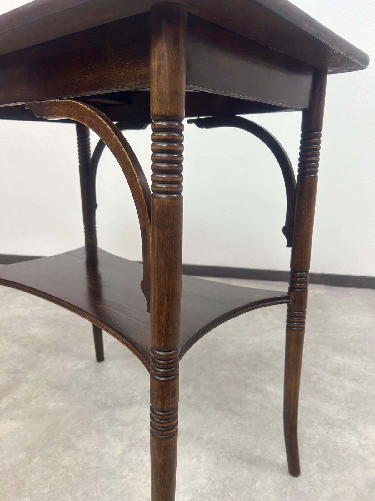 Jugendstil Side Table No.31 By Thonet photo Furniture