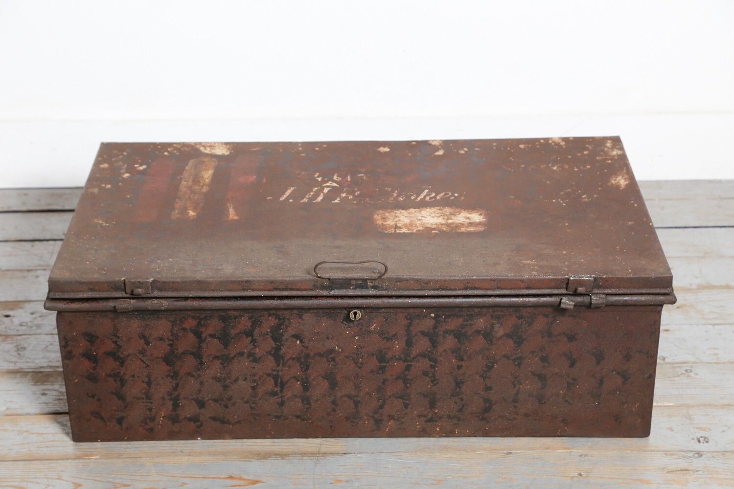 Regulation Tôleware Trunk + H.M. Ship Letter – Royal Navy Naval History photo Furniture
