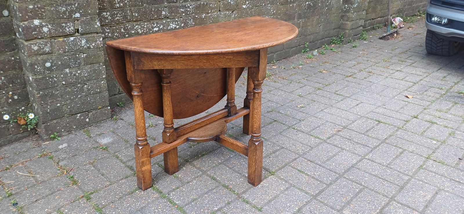 Rare Antique Oak Gate Leg Table – 1920s Drop Leaf Side Table – Jacobean Revival Coffee Or Games Table Compact & Versatile Free Hand Delivery