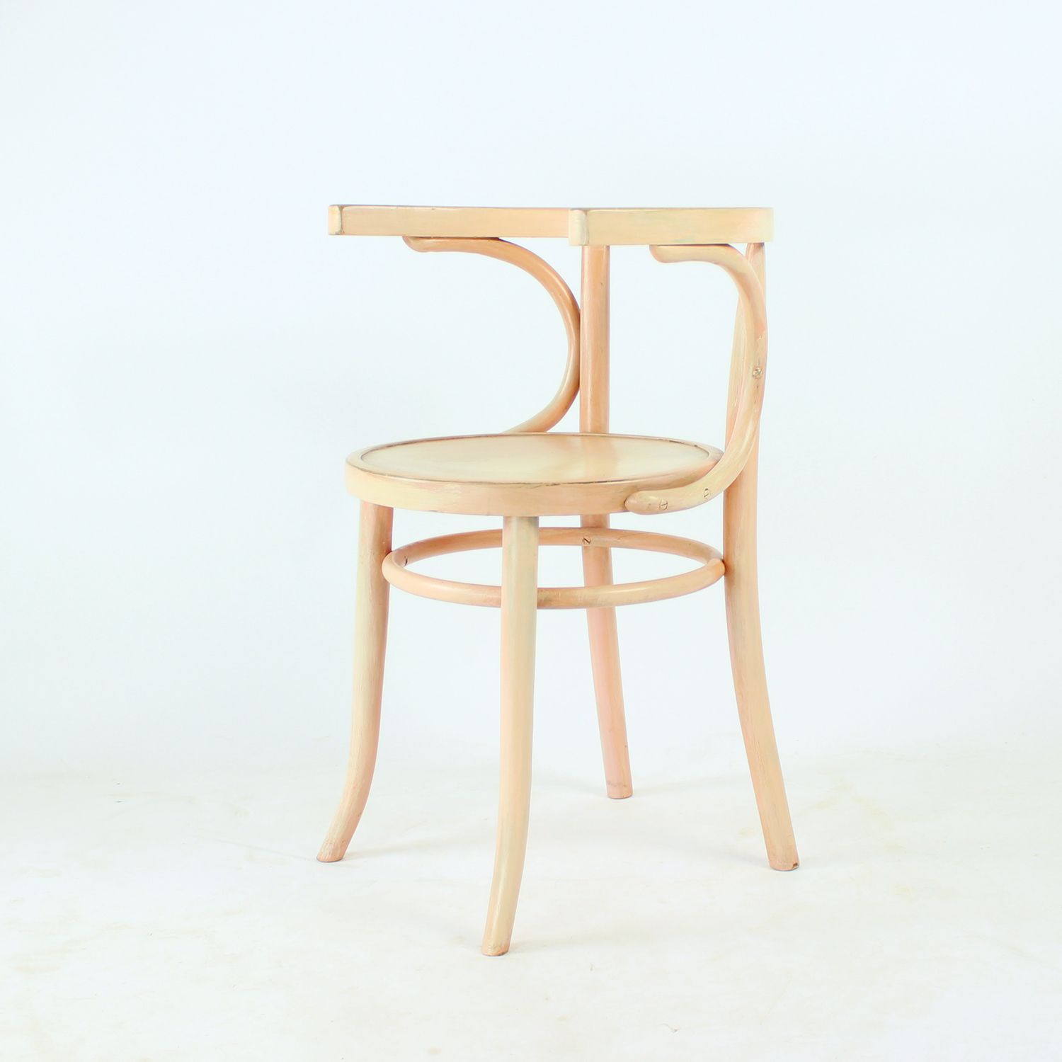 photo furniture Michael Thonet No. 24 Bentwood Chair By Ton In Pink, Czechoslovakia 1950s