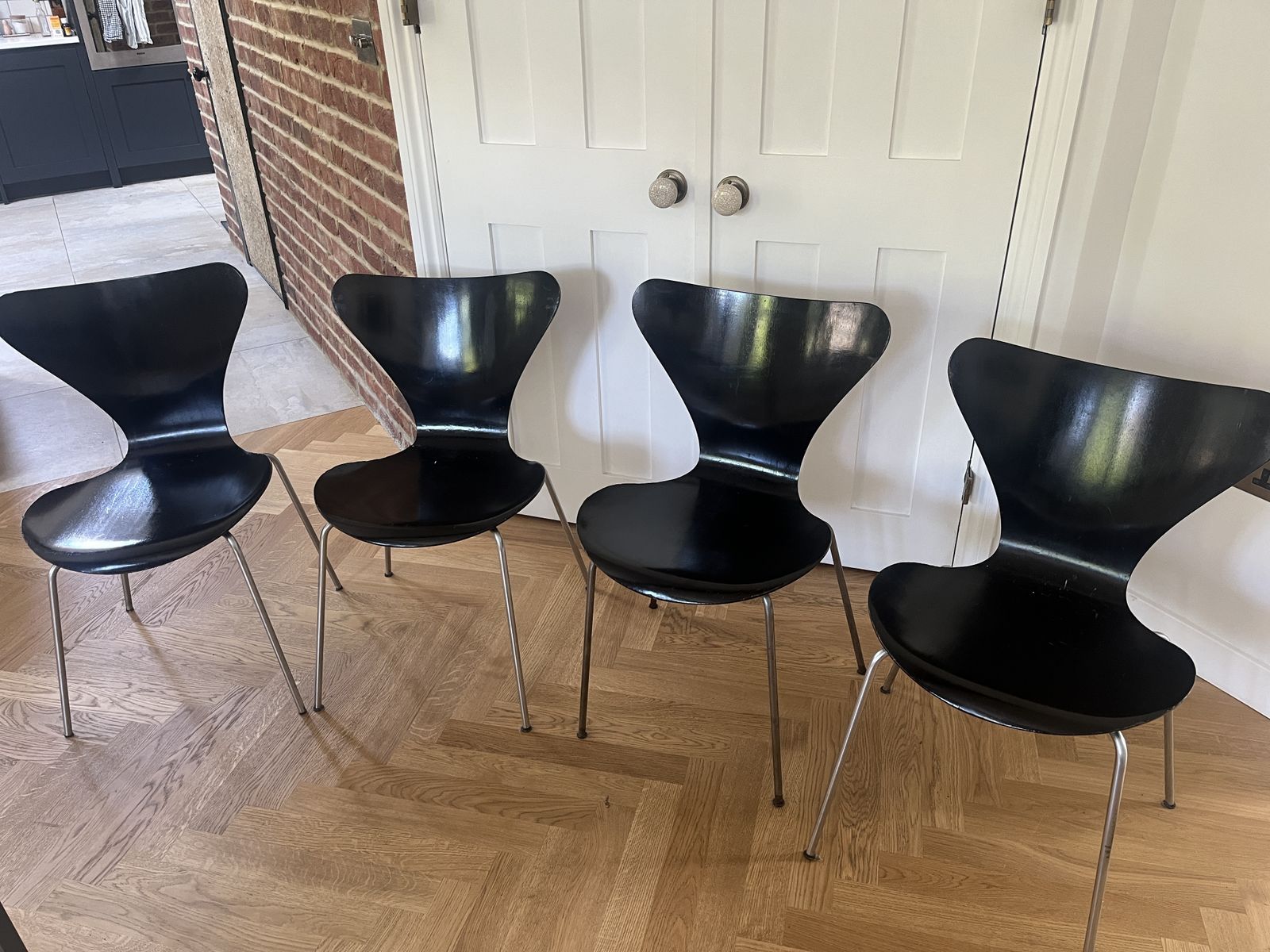 Arne Jacobsen Series 7 Or 3107 Chairs By Fritz Hansen Mid Century Modern 1964