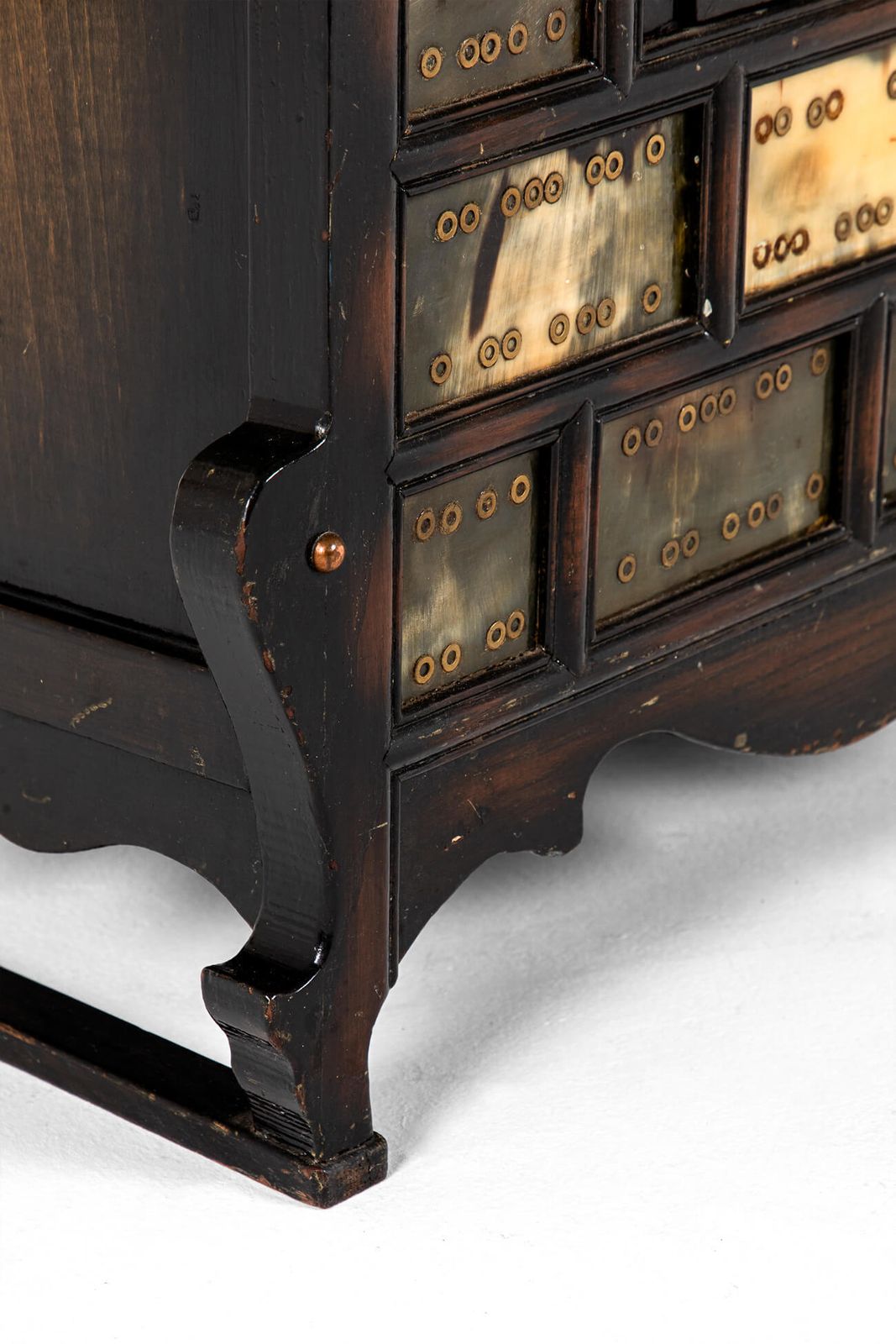 photo vinterior Pair Of Elm Chinese Apothecary Cabinets