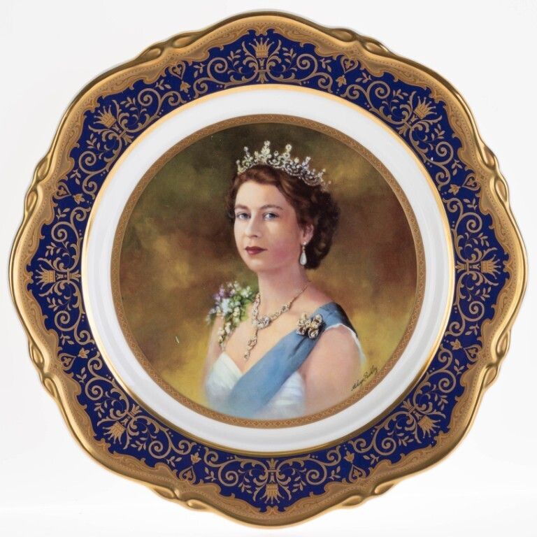Coalport Fine English Gilt Porcelain Depicting Queen Elizabeth II