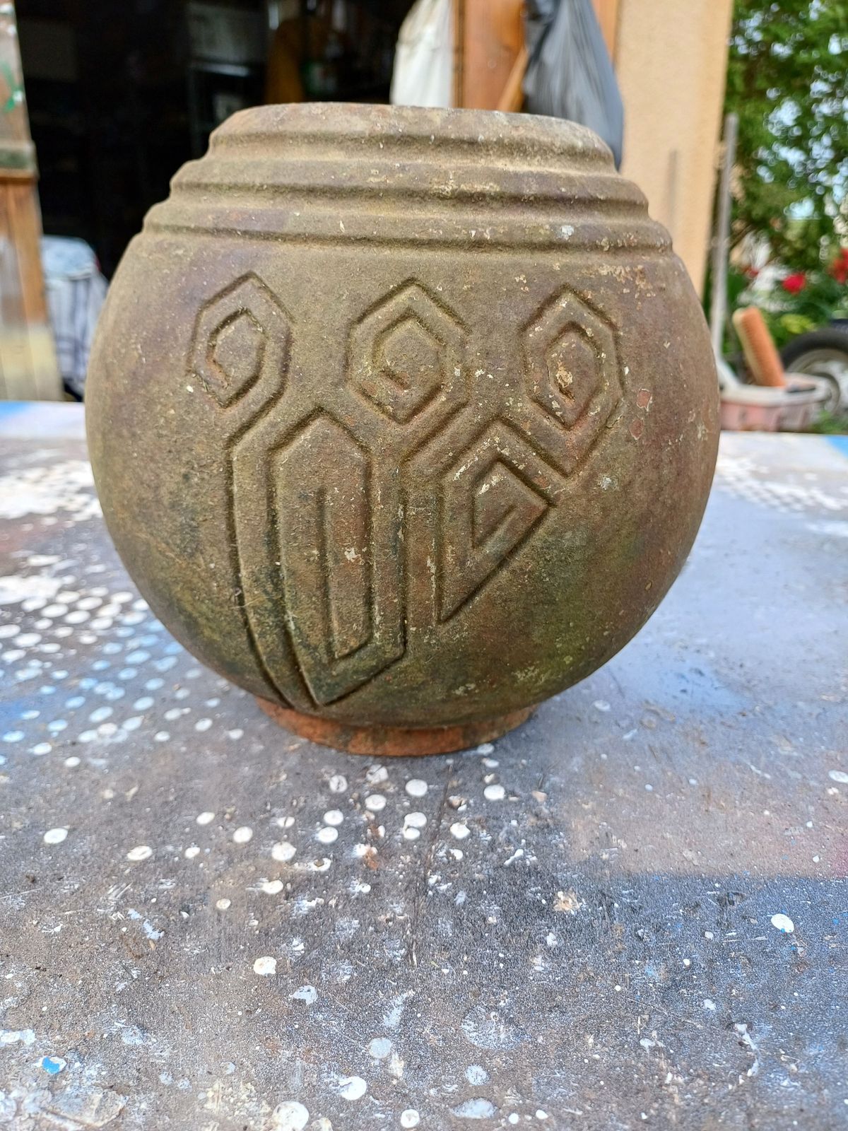 1 Round Cast Iron Vase 1900 In Art Deco Style: Charleville   Mézières photo furniture