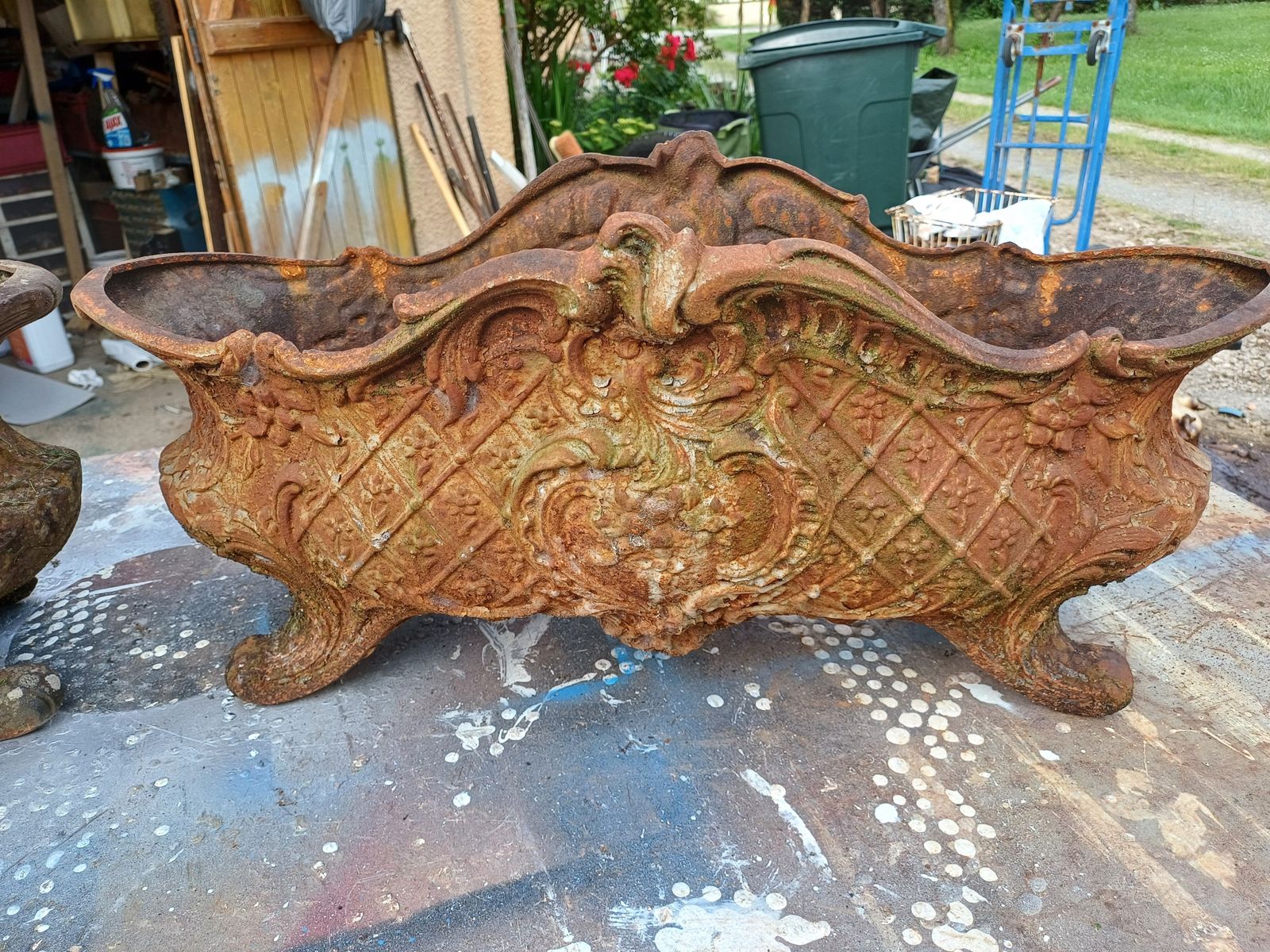 Pair Of 1900 Cast Iron Planters In Rocaille Style: Charleville   Mézières photo 289.0