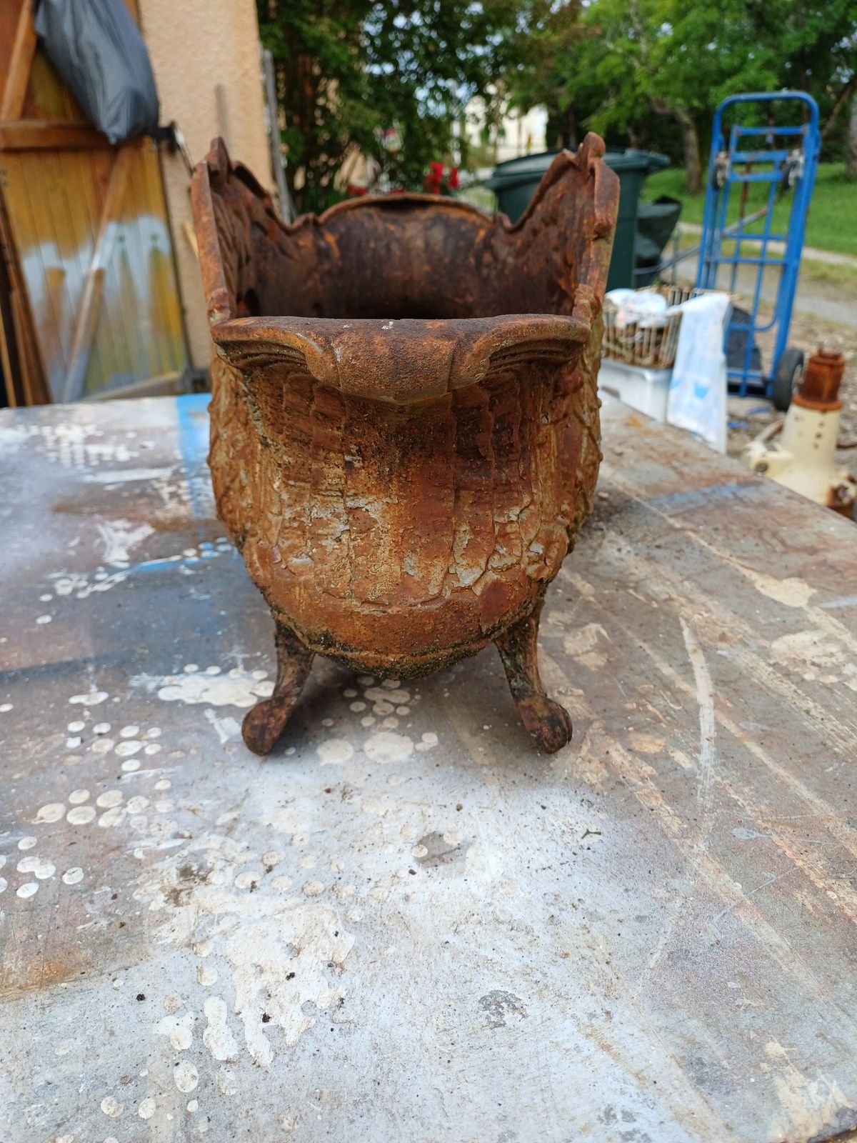 Pair Of 1900 Cast Iron Planters In Rocaille Style: Charleville   Mézières photo buy