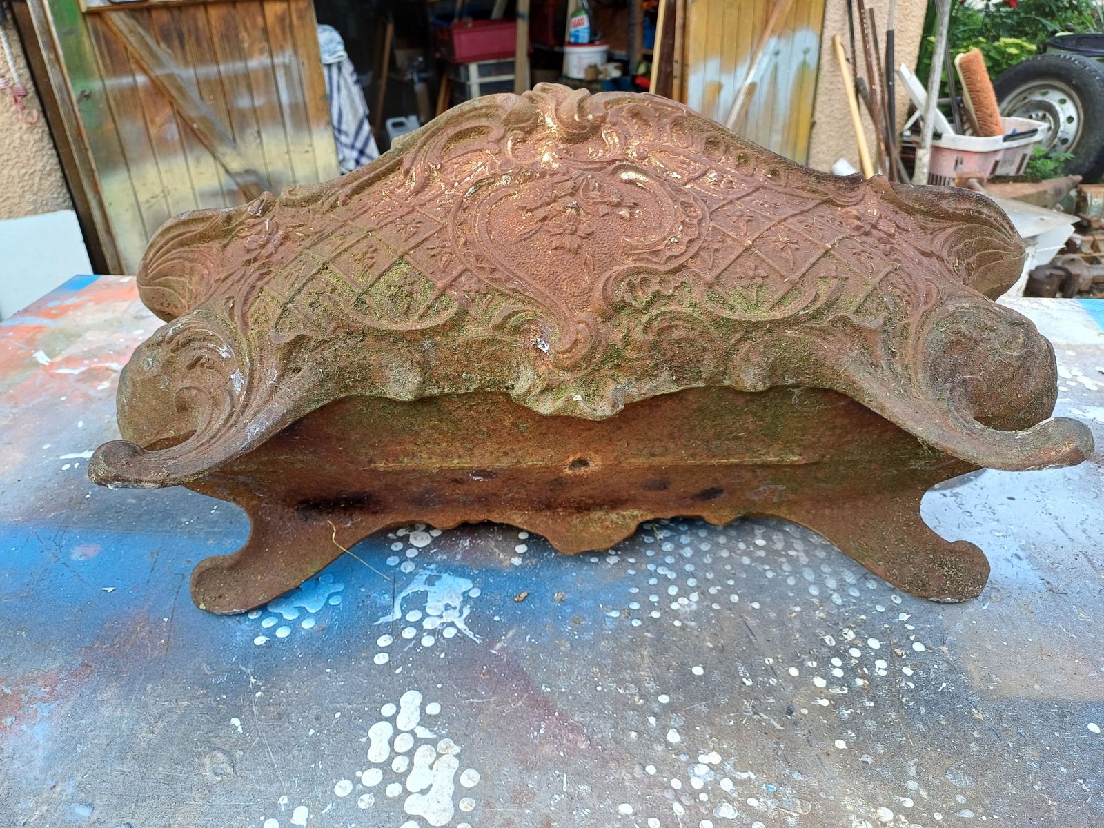 289.0 Pair Of 1900 Cast Iron Planters In Rocaille Style: Charleville   Mézières photo