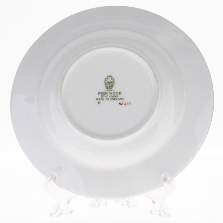 Wedgwood Gilt Porcelain Grape Vine Leaves Pattern Ashtray photo furniture