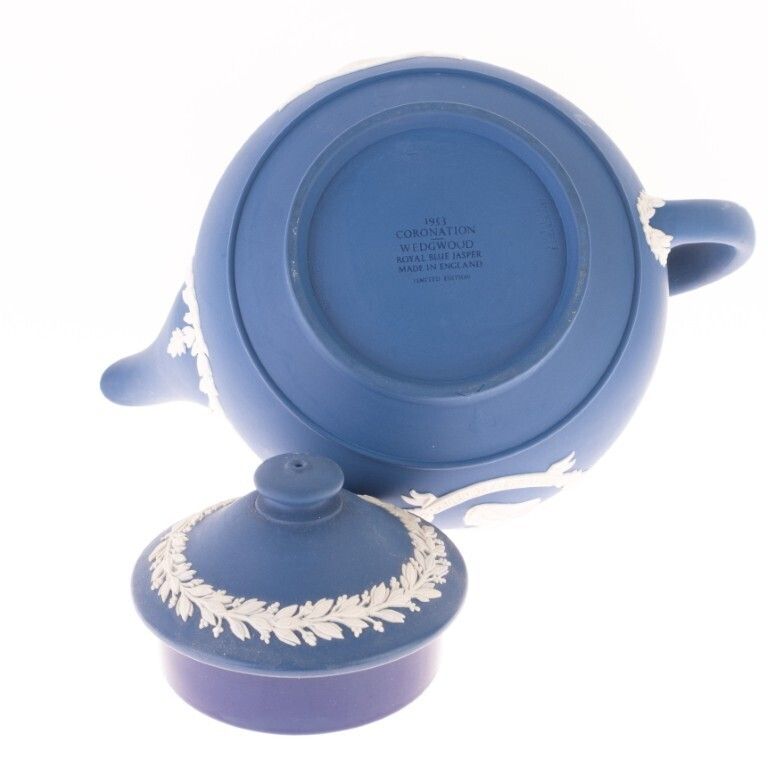Wedgwood Royal Blue Jasper Elizabeth II Coronation Cameo Teapot photo furniture